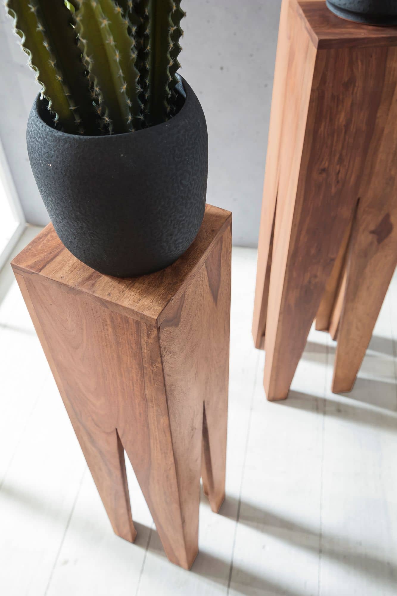 38579-WOHNLING-Beistelltisch-3er-Set-KADA-Massivh_5 Beistelltisch 3er Set Massivholz Akazie Wohnzimmer-Tisch Design Säulen Landhausstil Couchtisch quadratisch