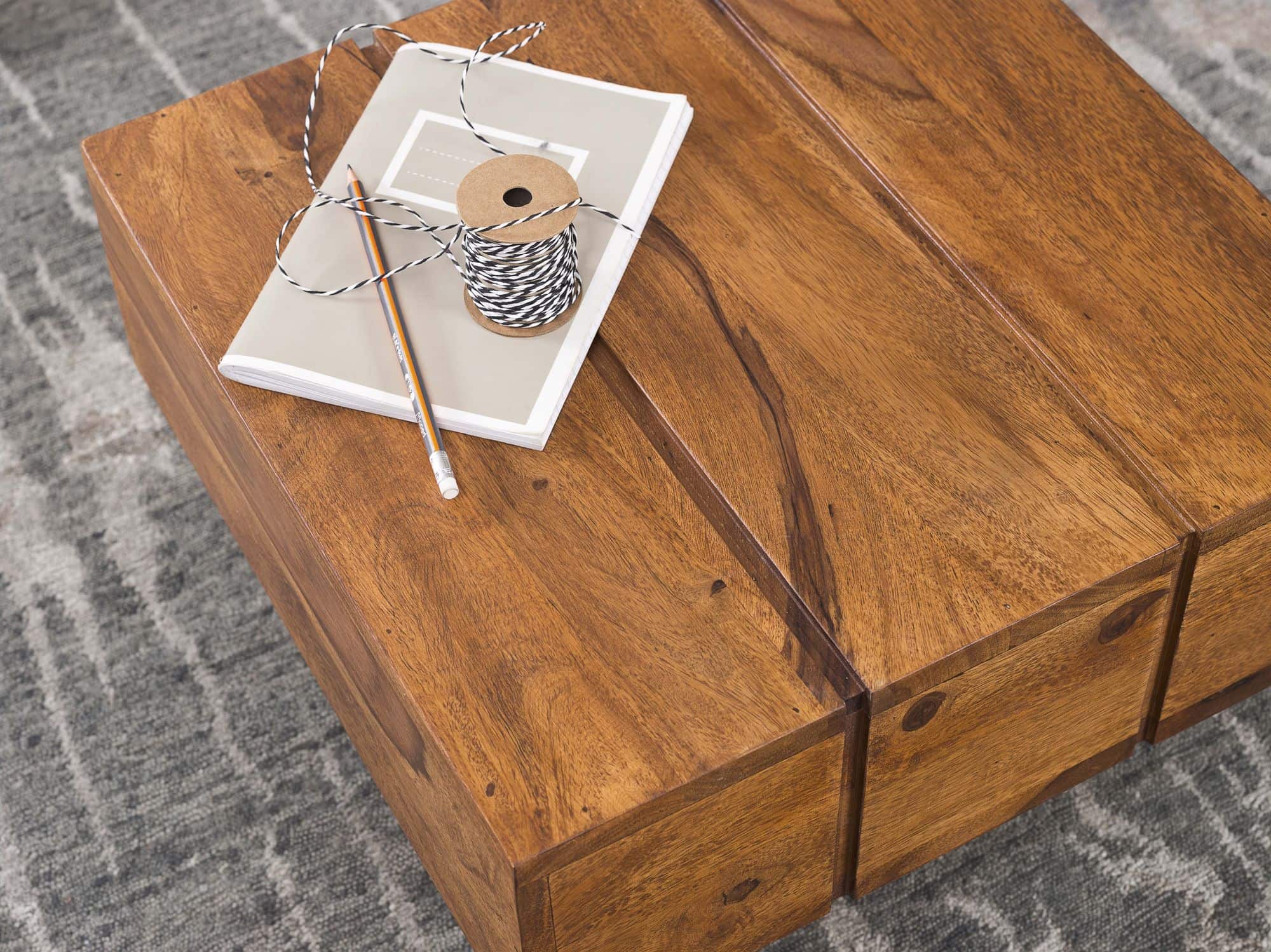 Beistelltisch LUCCA Massivholz Sheesham Wohnzimmertisch 44 x 44 x 30 cm Couchtisch Massiv Landhaus Cube quadratisch Beistelltisch LUCCA Massivholz Sheesham Wohnzimmertisch 44 x 44 x 30 cm Couchtisch Massiv Landhaus Cube quadratisch