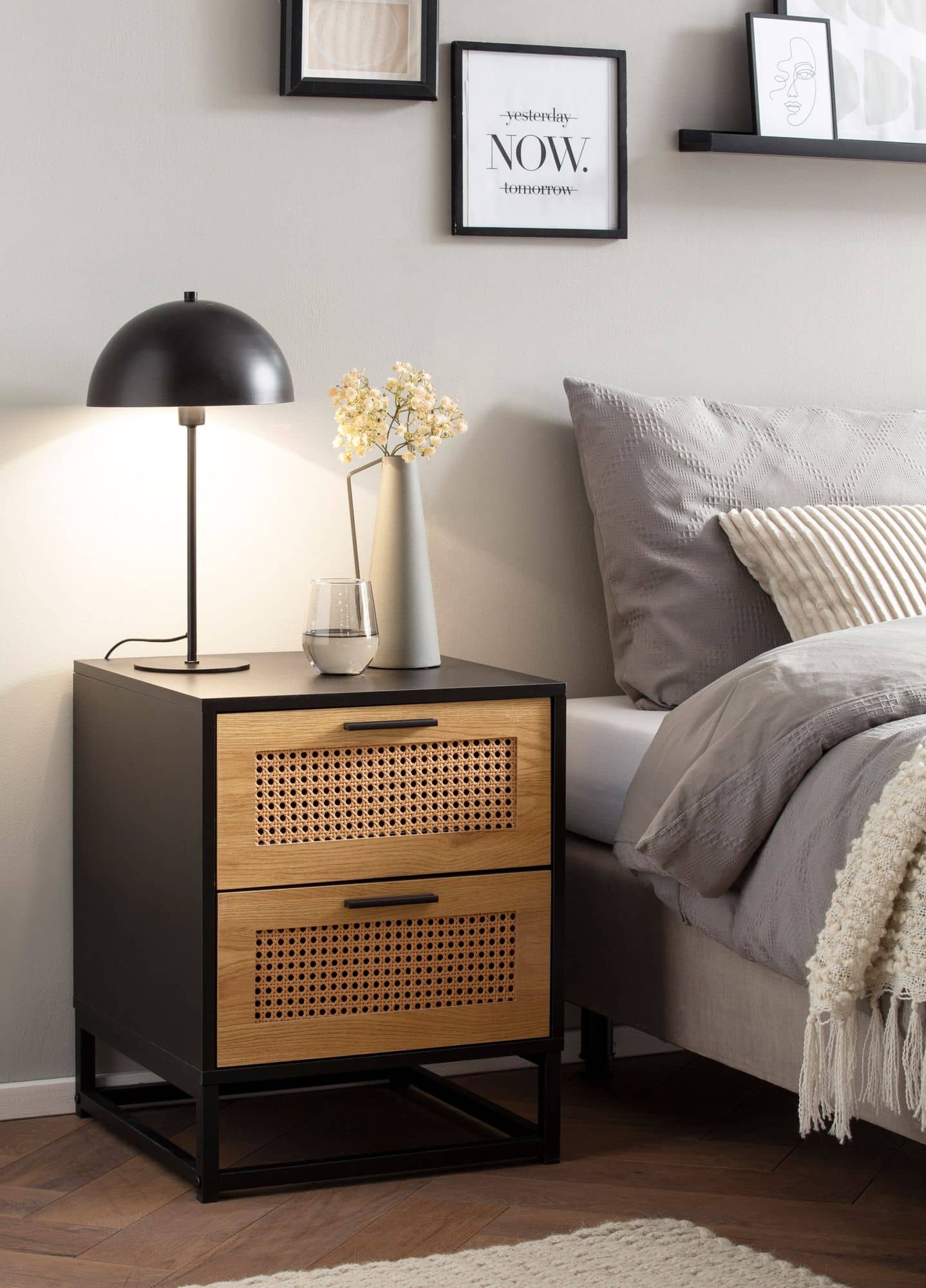 Nachtkonsole Schwarz mit Wiener Geflecht 45x45x56 cm Nachttisch Zeitlos Nachtkonsole Schwarz mit Wiener Geflecht 45x45x56 cm Nachttisch Zeitlos