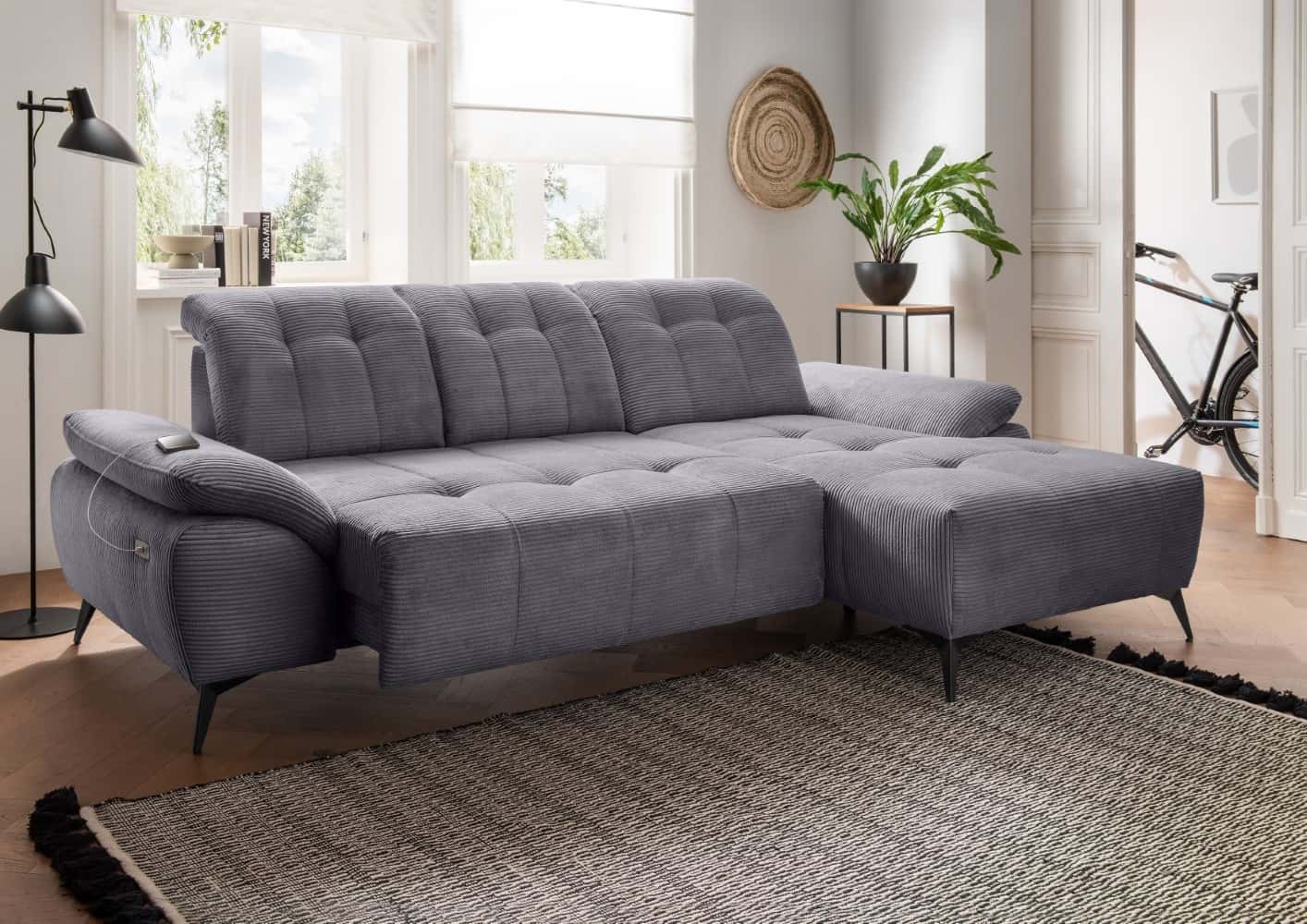 Sofa Fiore Benformato Cord mit elektronischem Sitzvorschub Sofa Fiore Benformato Cord mit elektronischem Sitzvorschub
