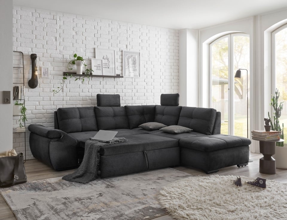 Alija-OTM_Voss-18-black_Milieu-FKt Luxuriöses Alija Sofa in Samtoptik – Nosagfederung Detailansicht
