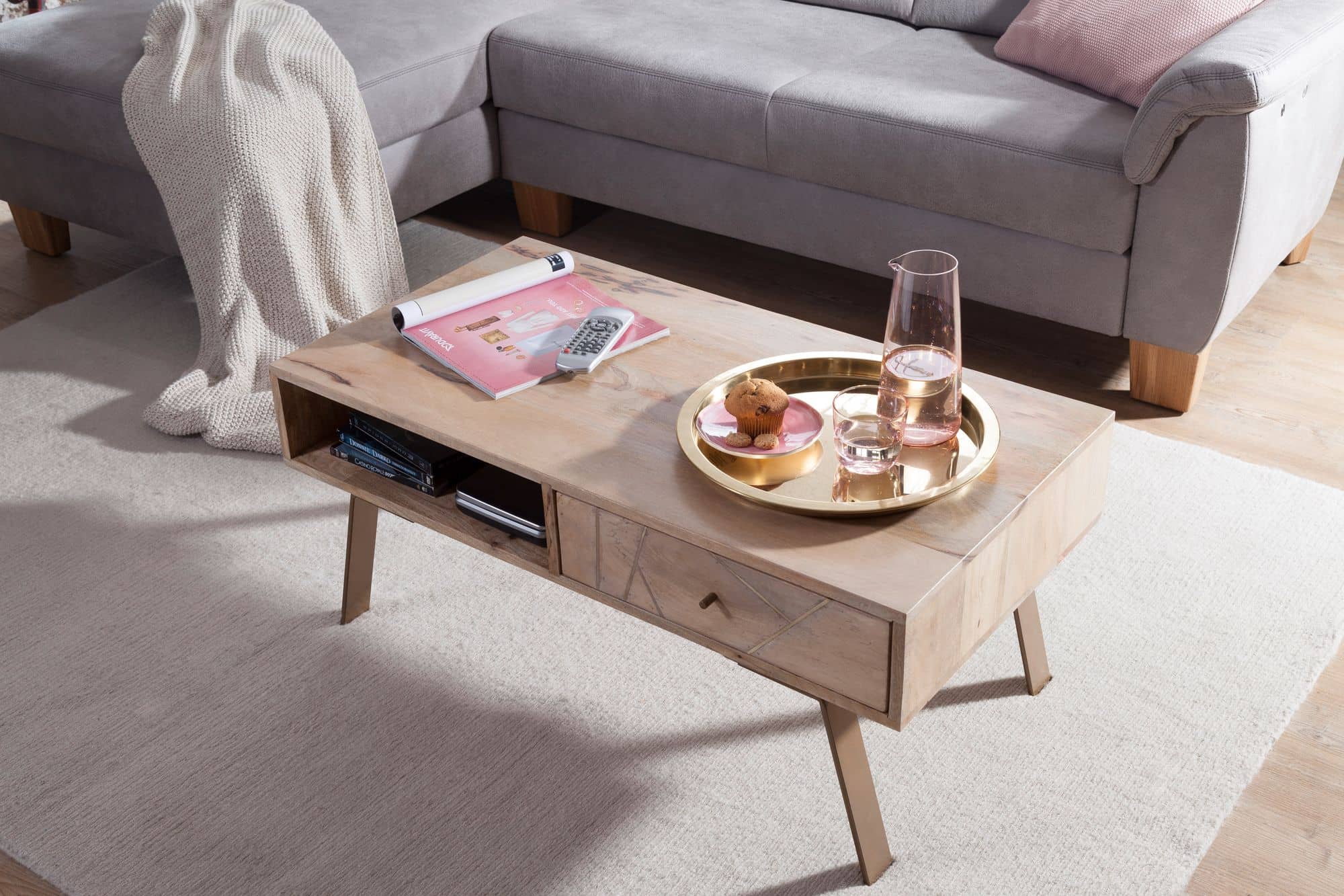 Couchtisch SIKAR 95x42x50cm Mango Massivholz / Metall Sofatisch Couchtisch SIKAR 95x42x50cm Mango Massivholz / Metall Sofatisch