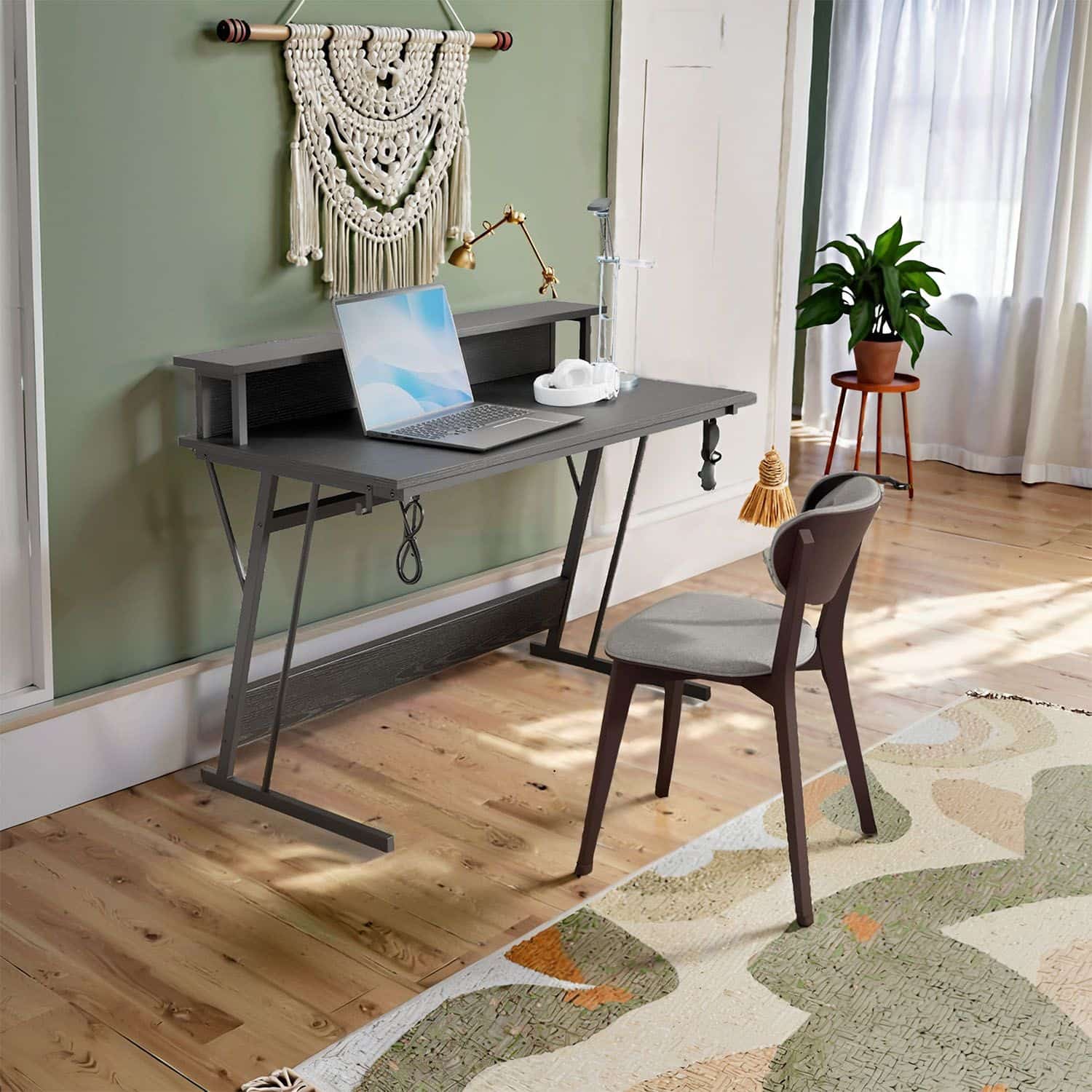 Gaming-Tisch mit LED-Beleuchtung Gaming-Tisch mit LED-Beleuchtung