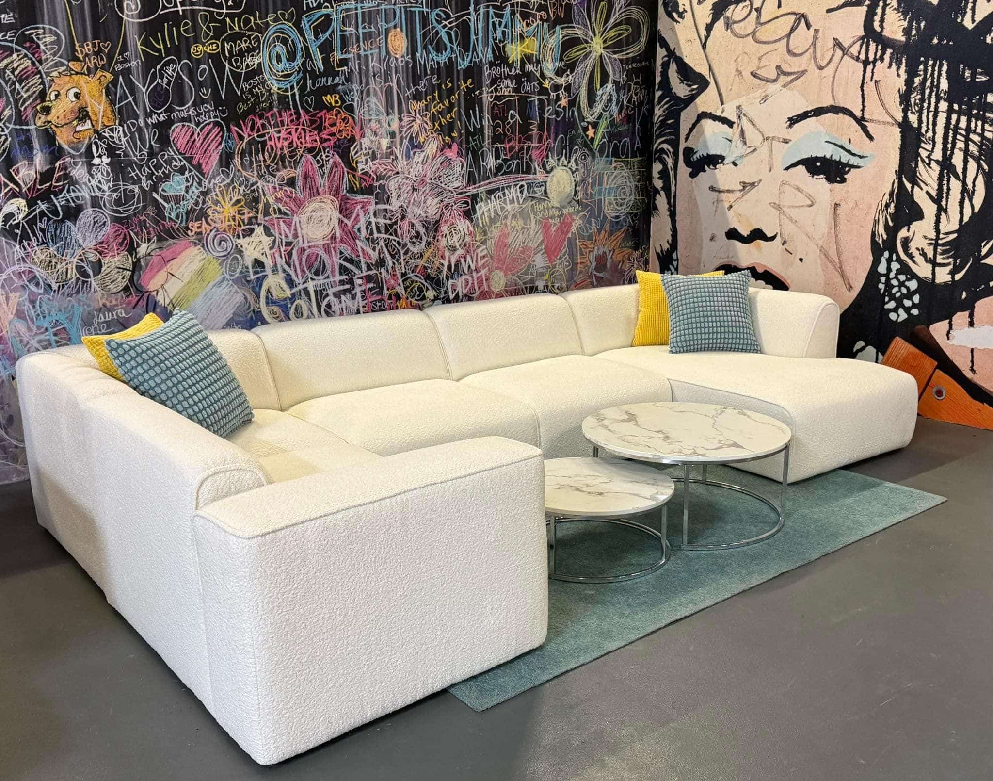 Wohnlandschaft Maddox Snow– Moderne XXL Couch mit Bouclé Stoff, Wellenunterfederung & frei stellbar