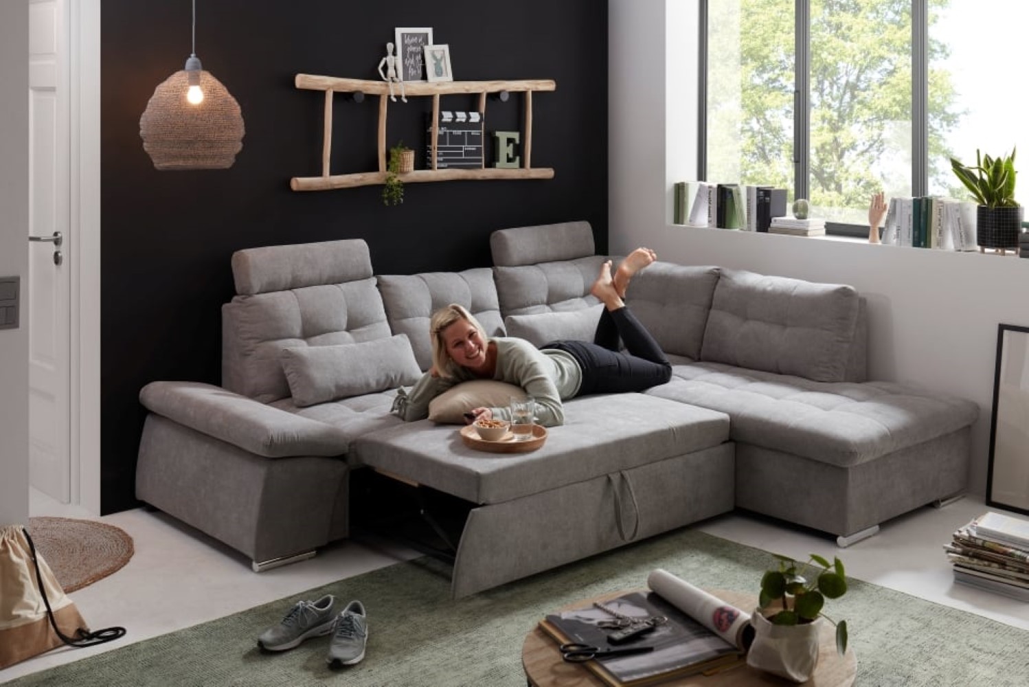 Nalo-2F-Rec_Uran-02-schlamm_Milieu_Model_Fkt Natürlicher Charme: Nalo Schlafsofa in der Farbe Schlamm mit verstellbaren Armlehnen