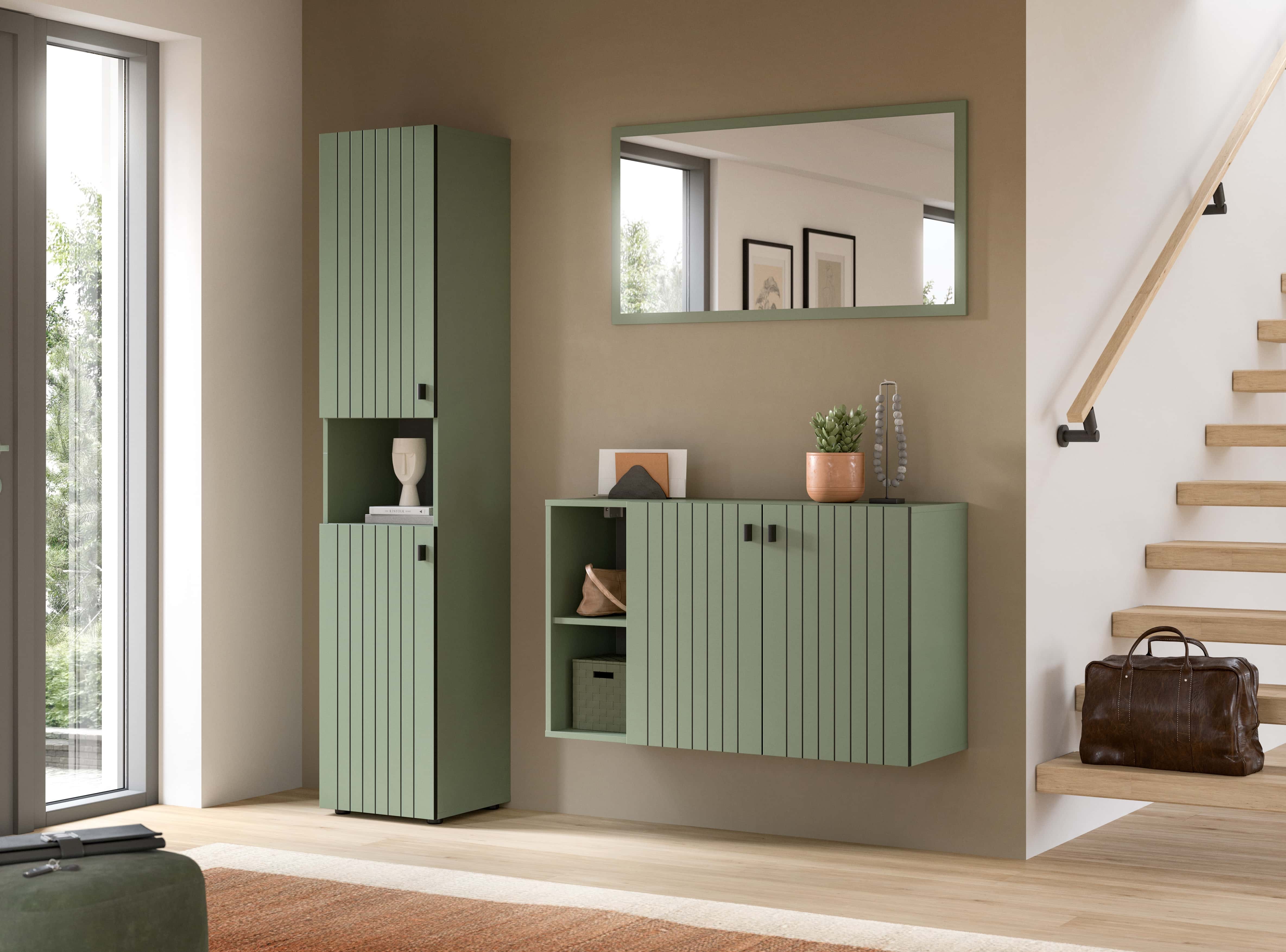 Station Garderobenschrank