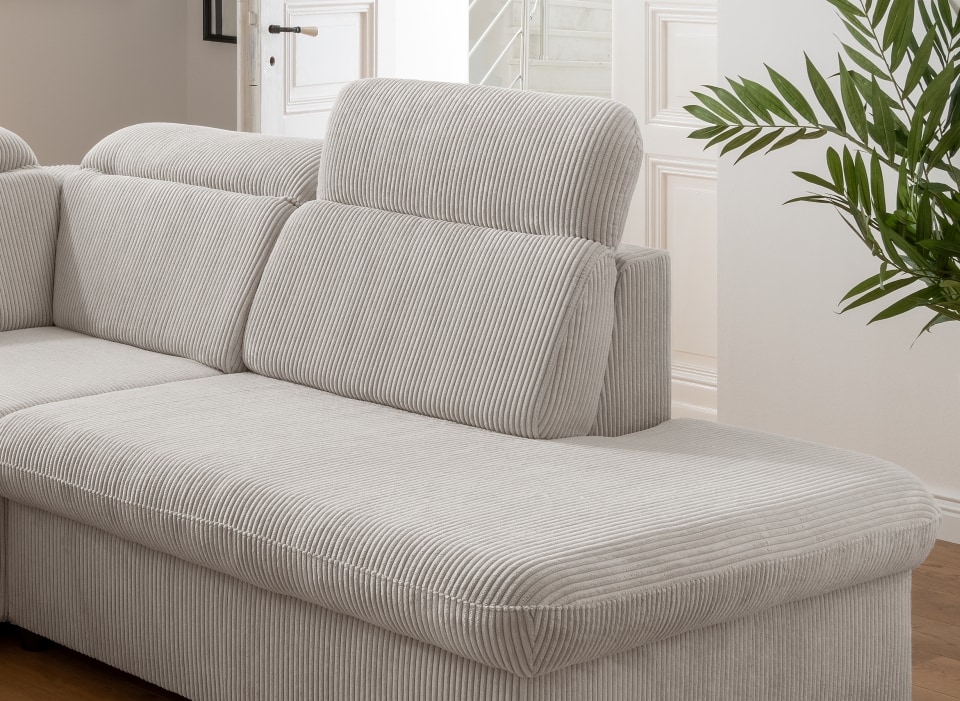 Benformato_Vasto_2FKF-EKF-OTBKKF_4802-5 Wohndesign in Silber: Benformato Sofa Vasto mit verstellbaren Kopflehnen