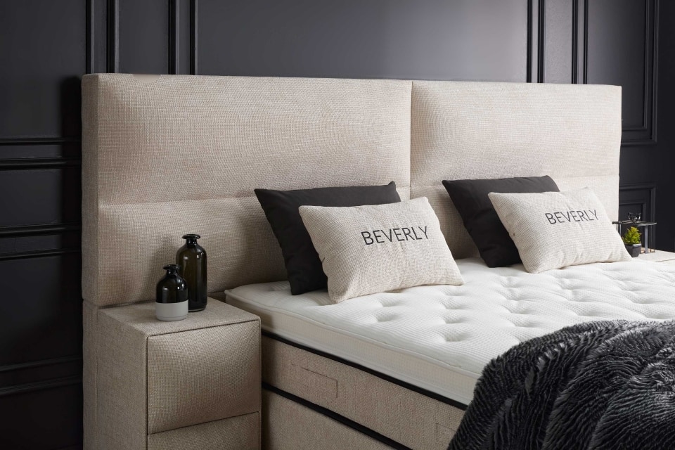 UCD_beverly_0585 Beige Mikrofaser-Boxspringbett: Ein Hauch von Stil und Gemütlichkeit