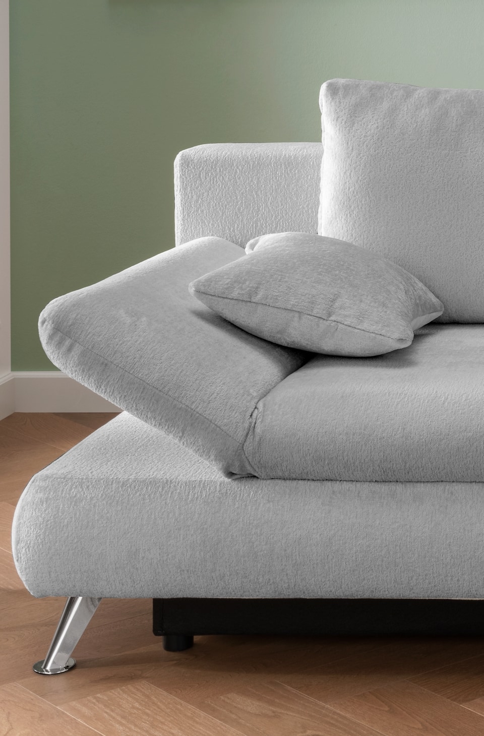 Benformato_Dale_2FAFBK_6907_F06-3 Orsa Grau-Blau: Moderne Farbgebung für zeitloses Design mit Benformato Sofa Dale