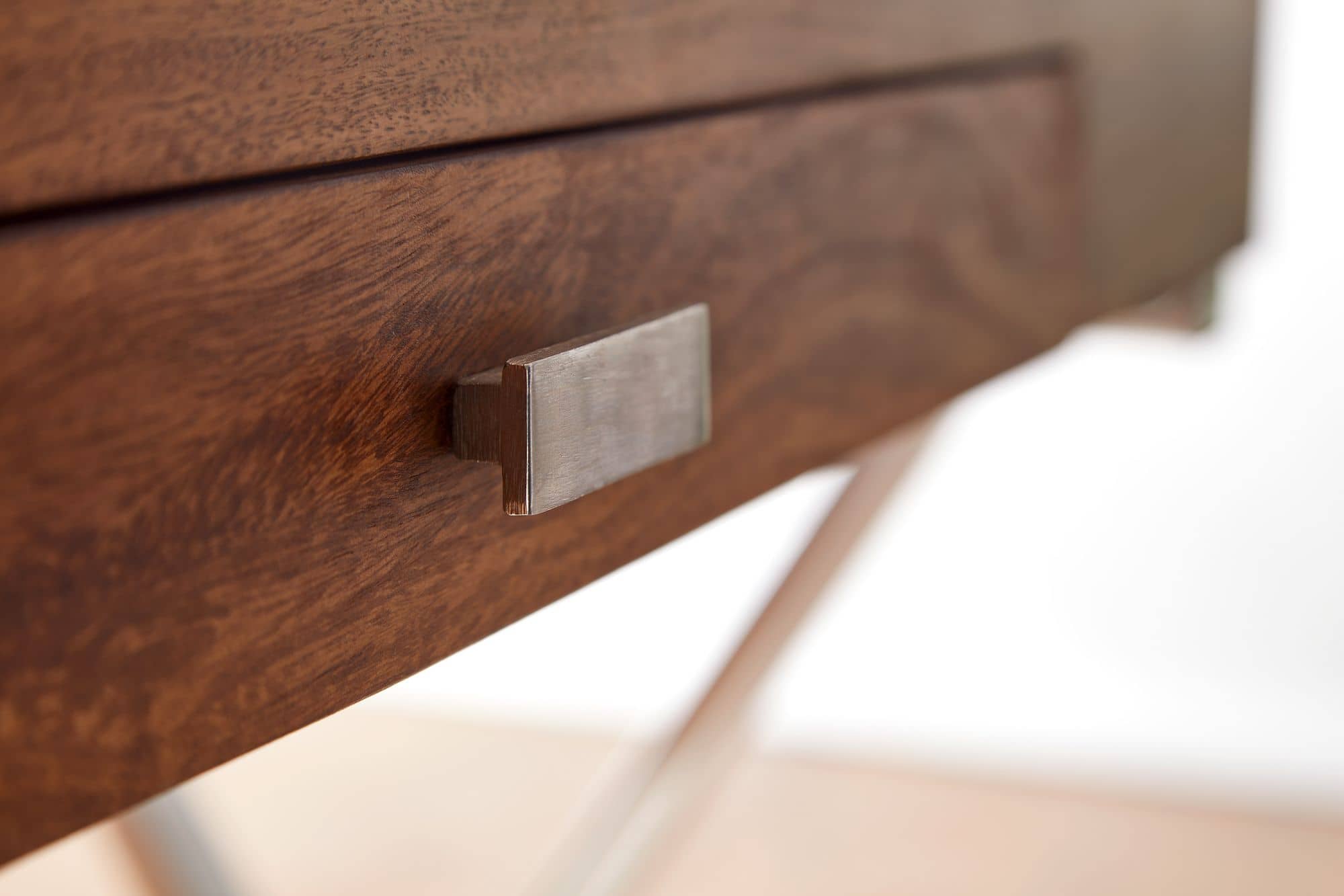 Schreibtisch 120x55x78 cm Sheesham Massivholz / Metall Chrom Schreibtisch 120x55x78 cm Sheesham Massivholz / Metall Chrom