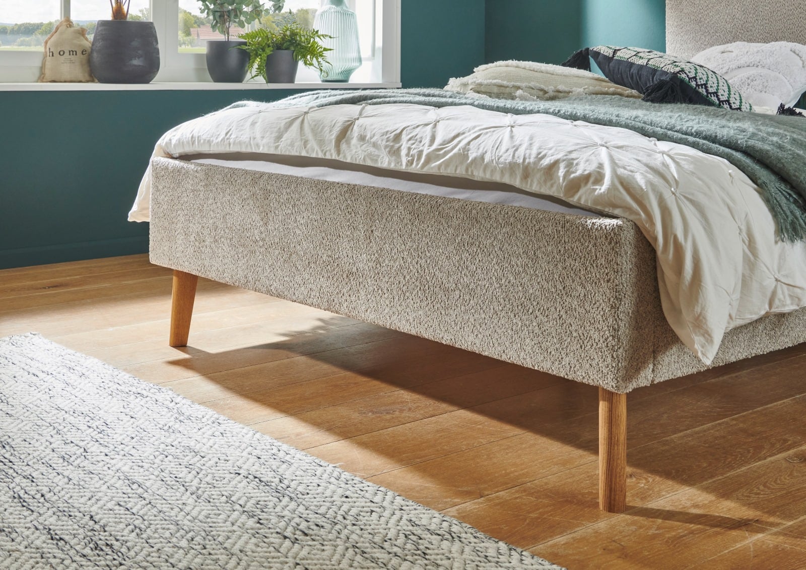 Polsterbett Kreta by Meise – Modernes Bettgestell mit Stoffbezug in Taupe, Kopfteil glatt, Holzfüße eichenfarbig, 140x200 cm Polsterbett Kreta by Meise – Modernes Bettgestell mit Stoffbezug in Taupe, Kopfteil glatt, Holzfüße eichenfarbig, 140x200 cm