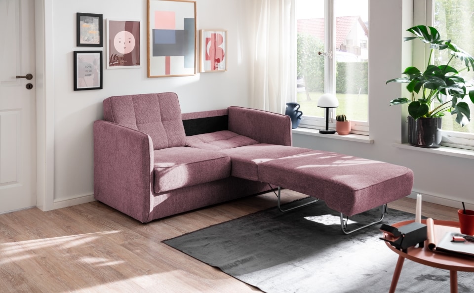 Benformato_Milano_2F_9755-4 Benformato Milano in Brombeere: Stilvolles Sofa mit hochwertiger Mikrofaser