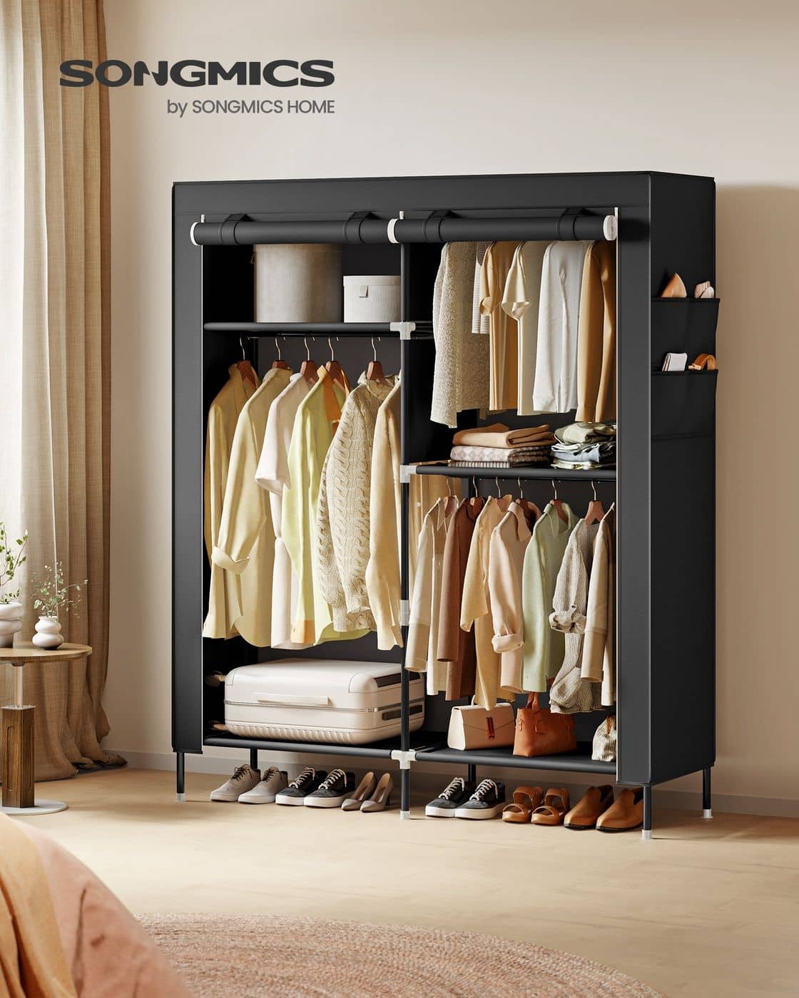 Stoffkleiderschrank mit Kleiderstange und praktischen Ablagen Stoffkleiderschrank mit Kleiderstange und praktischen Ablagen