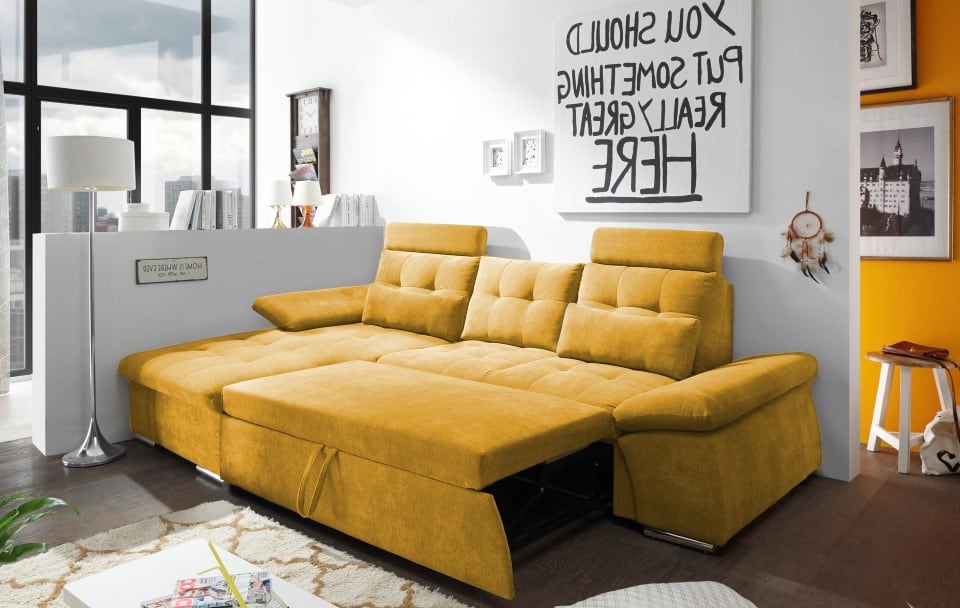 Nalo_klein_Uran_offen_senfiCGA4wcZOROgk Senf-Style: Das ED Exciting Design Nalo Schlafsofa in satten Senftönen mit luxuriöser Uran Mikrofaser, Bettkasten und Kopfstützen