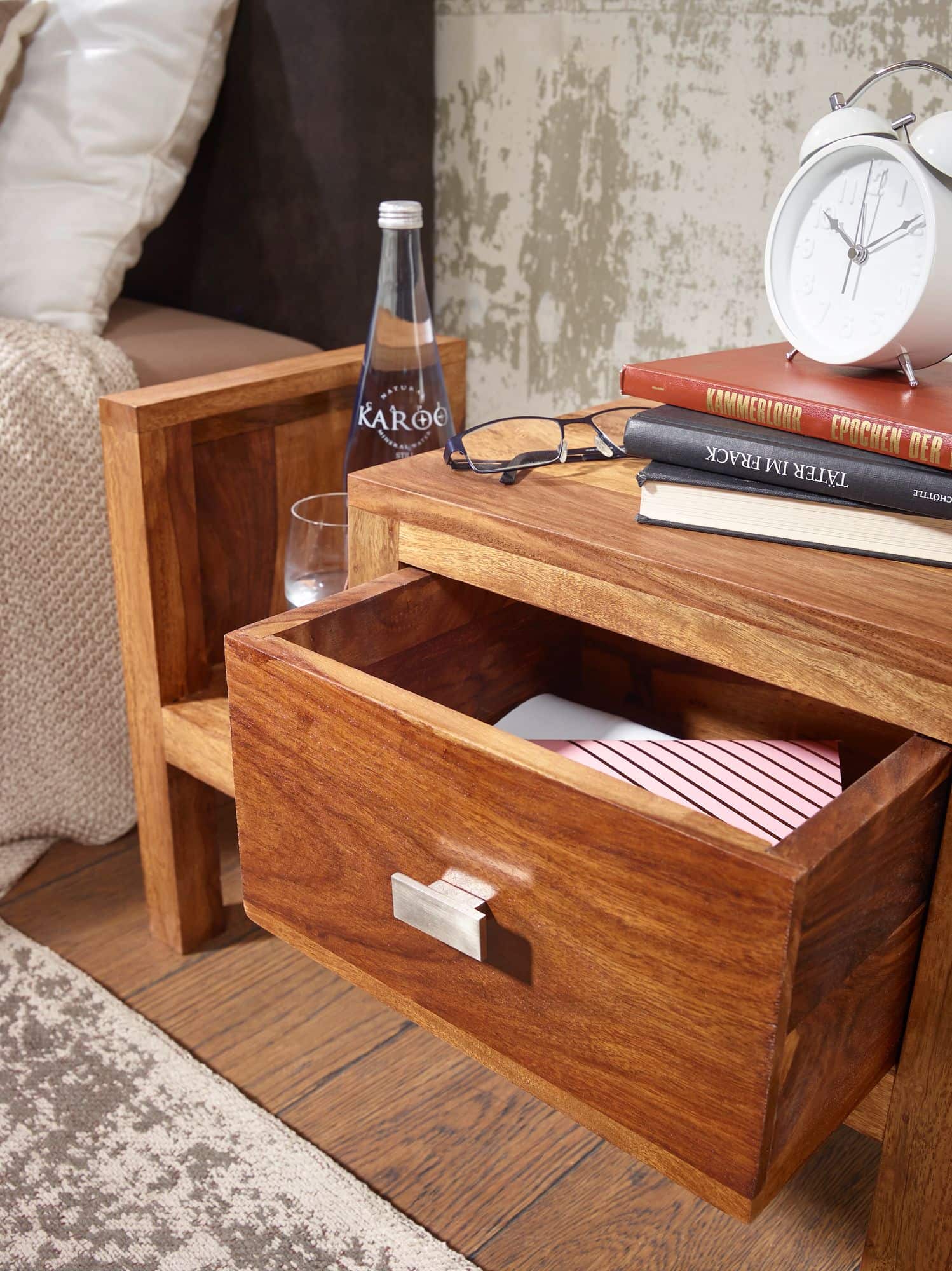 36250-WOHNLING-Nachttisch-MUMBAI-Massiv-Holz-Shee_2 Nachttisch MUMBAI Massiv-Holz Sheesham Nacht-Kommode 40 cm hoch Schublade mit Zeitungsablage Nachtschrank Echt-Holz