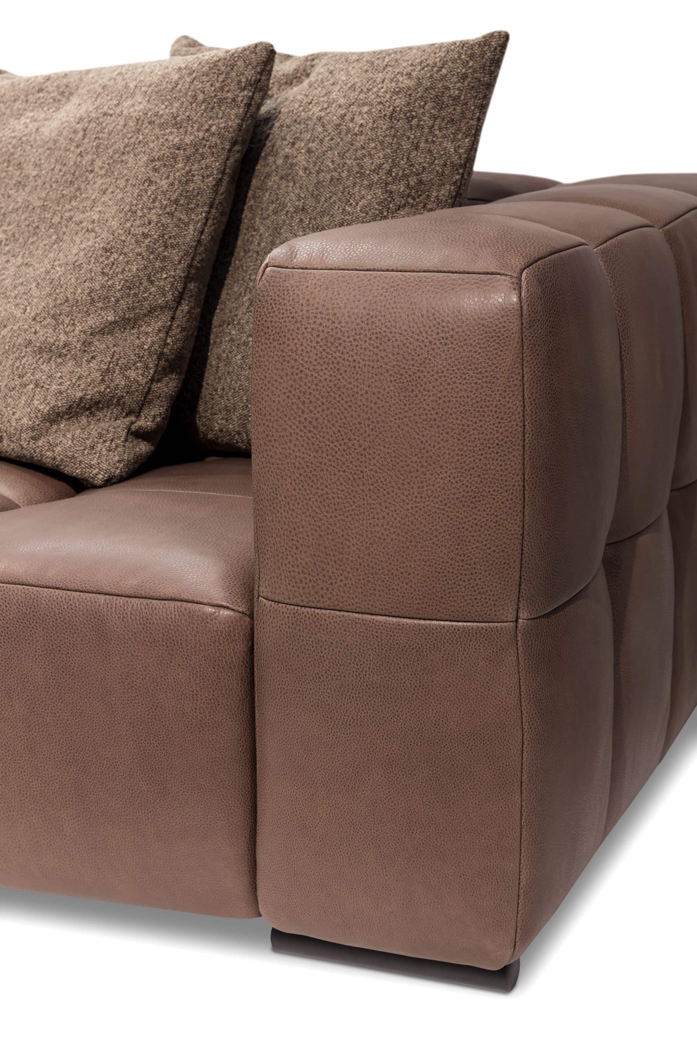 Echtleder Bigsofa Lucy – designwerk Retro-Eleganz mit Sitztiefenverstellung Echtleder Bigsofa Lucy – designwerk Retro-Eleganz mit Sitztiefenverstellung