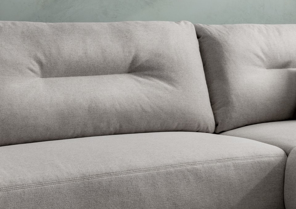 Benformato_Piatelli_2-REC_7154_F08-555 Benformato Piatelli in Grau: Das Ecksofa mit beidseitiger Montierbarkeit