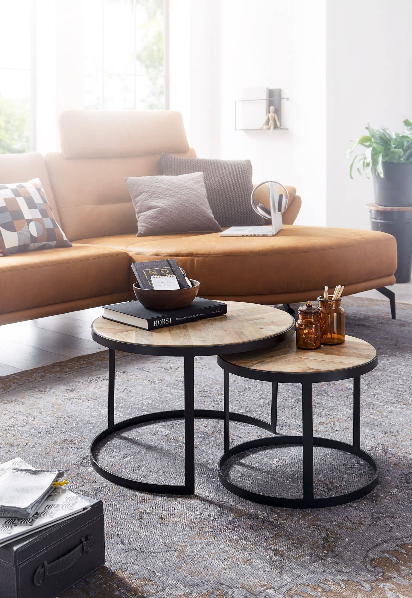 Couchtisch 2er Set Massivholz / Metall Wohnzimmertisch Industrial Rund Couchtisch 2er Set Massivholz / Metall Wohnzimmertisch Industrial Rund