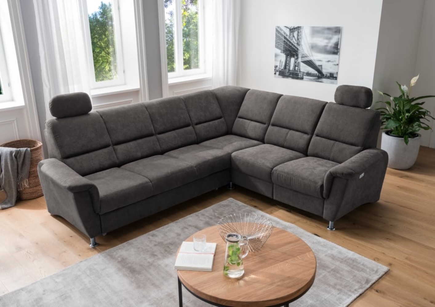 Ecksofa Parole von Benformato: Multifunktionaler Luxus mit Schlaffunktion und Relaxfunktion für Ihr Zuhause Ecksofa Parole von Benformato: Multifunktionaler Luxus mit Schlaffunktion und Relaxfunktion für Ihr Zuhause