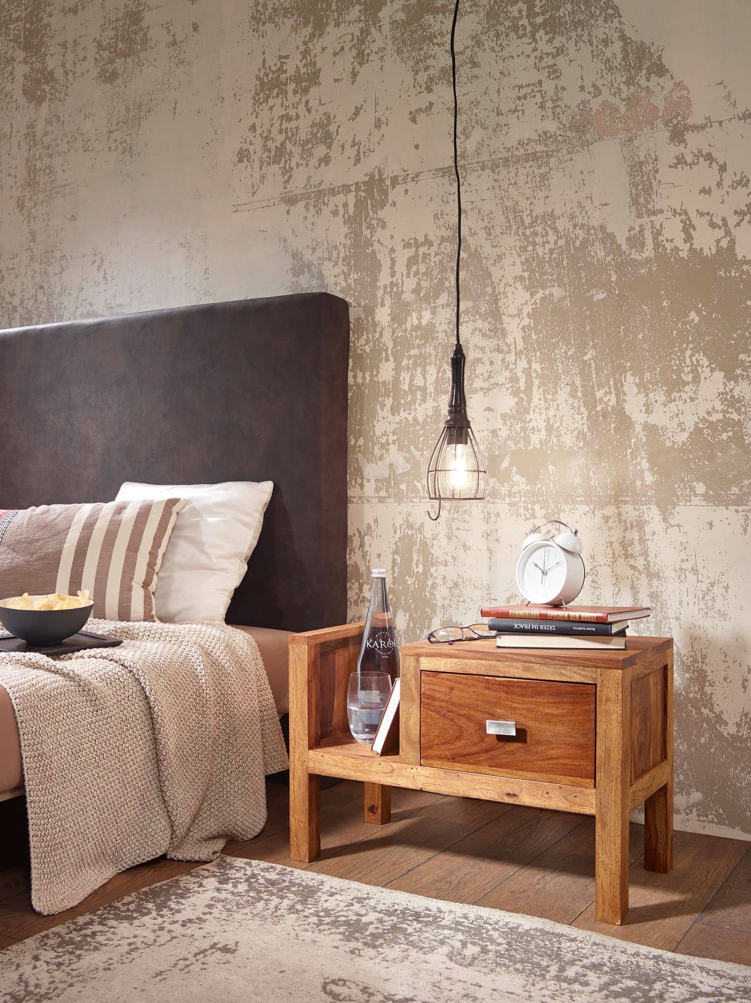 36250-WOHNLING-Nachttisch-MUMBAI-Massiv-Holz-Shee_1 Nachttisch MUMBAI Massiv-Holz Sheesham Nacht-Kommode 40 cm hoch Schublade mit Zeitungsablage Nachtschrank Echt-Holz
