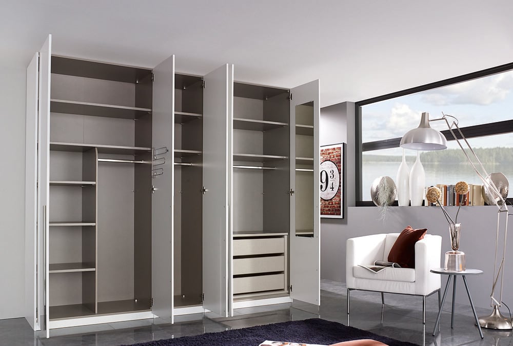 5-türiger Kleiderschrank Montclar - Drehtürenschrank mit integrierten Schubkasteneinsatz, Innenspiegel und Wäscheeinteilung von Rauch