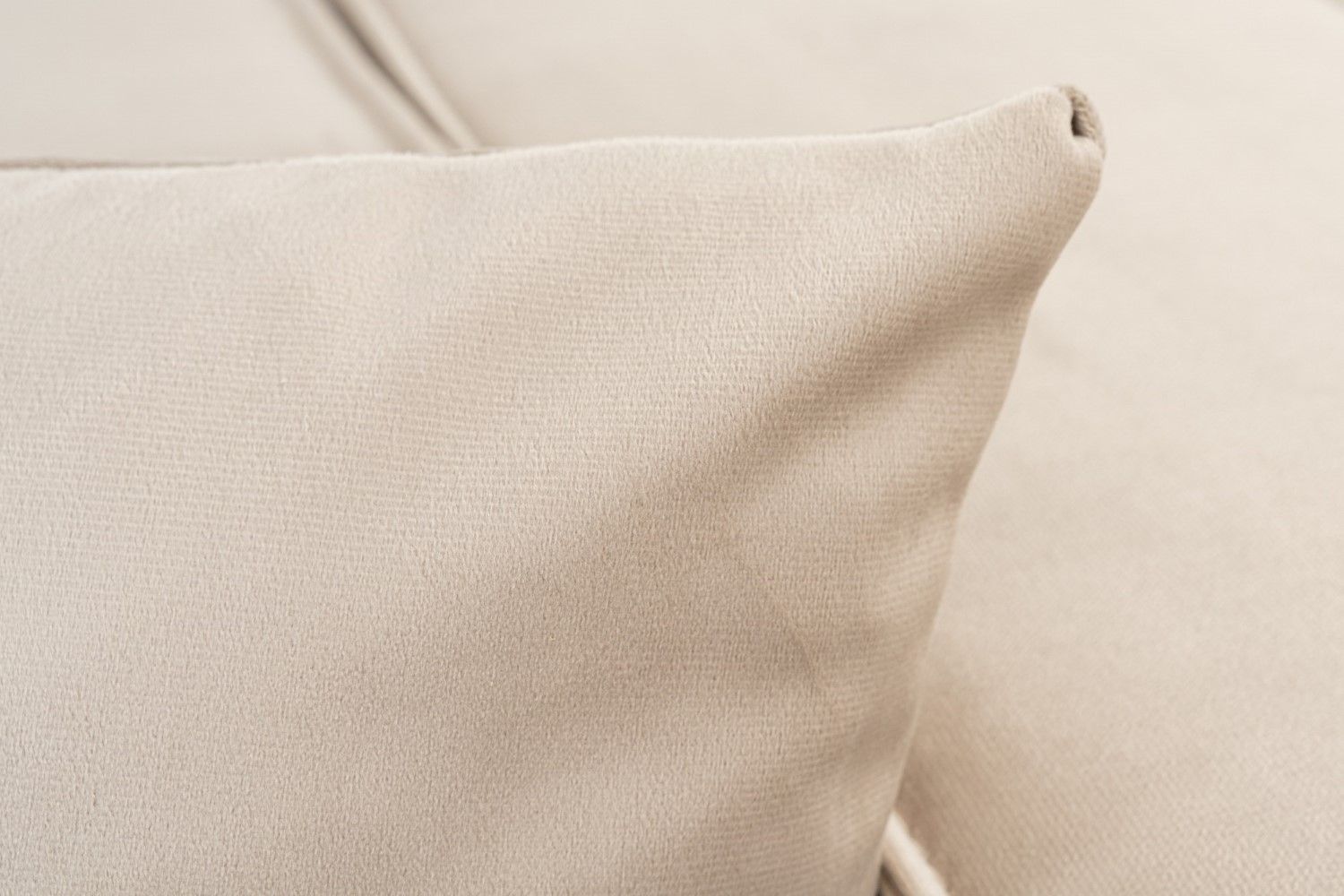 Sofa Lora 2-Sitzer Creme – Mikrofaser Velour Sofa Lora 2-Sitzer Creme – Mikrofaser Velour