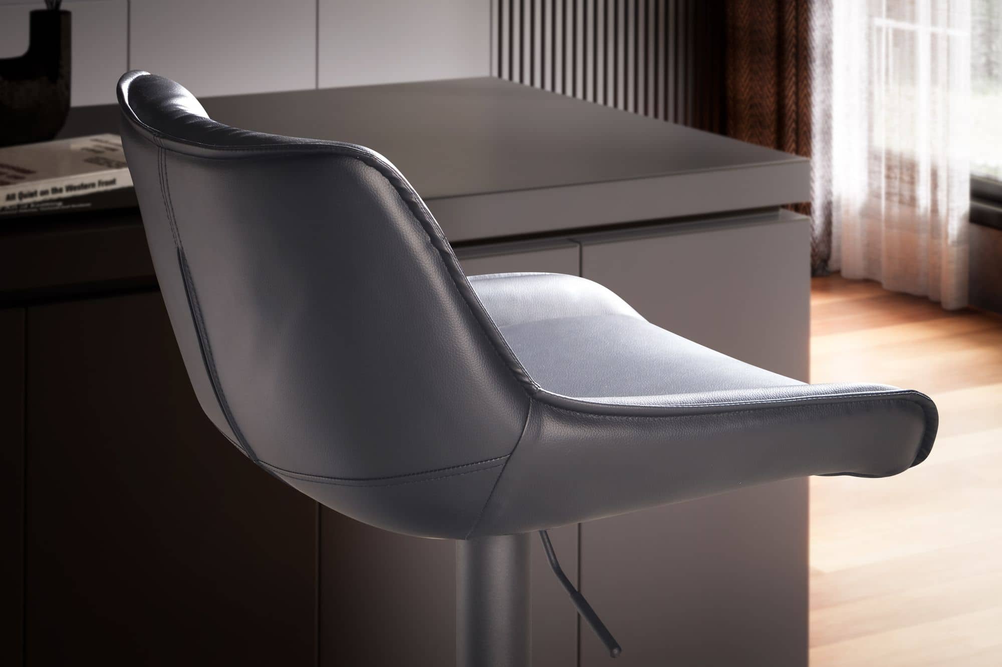 Barhocker Kunstleder Schwarz Hocker mit Lehne 86 - 106 cm Barhocker Kunstleder Schwarz Hocker mit Lehne 86 - 106 cm