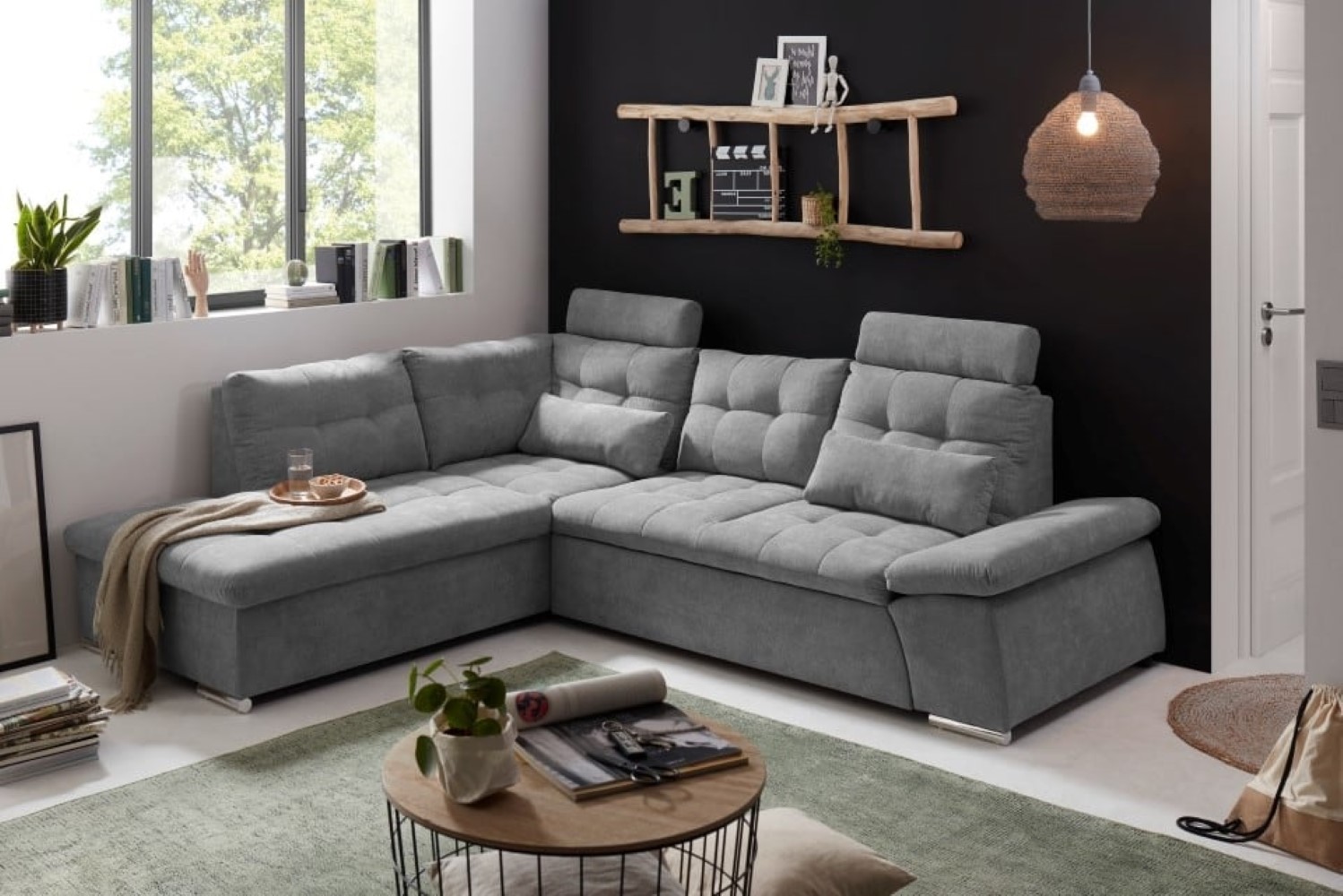 Nalo-2F-Rec_Uran-03-dark-grey_Milieu_BfiqXcv7DOcLi Sophisticated Charcoal: Nalo Schlafsofa in Dark Grey – verstellbare Armlehnen inklusive