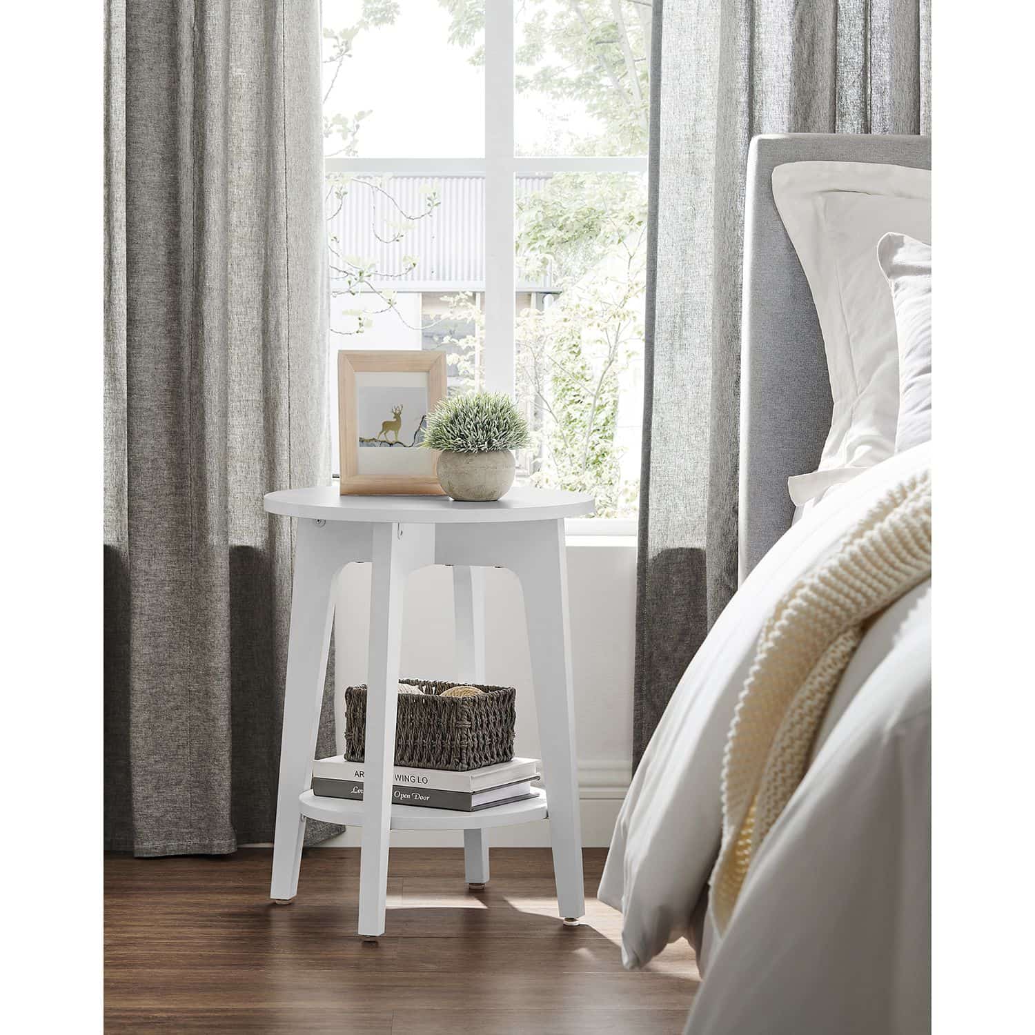 Beistelltisch mit Ablage