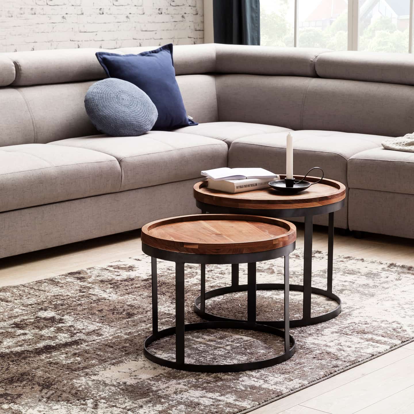 38562-WOHNLING-2er-Set-Beistelltische-AKOLA-Massi_4Rg4adWlNaMYsN 2er Set Beistelltische AKOLA Massivholz Sheesham Wohnzimmertisch Landhausstil Anstelltisch Metallgestell Naturholz