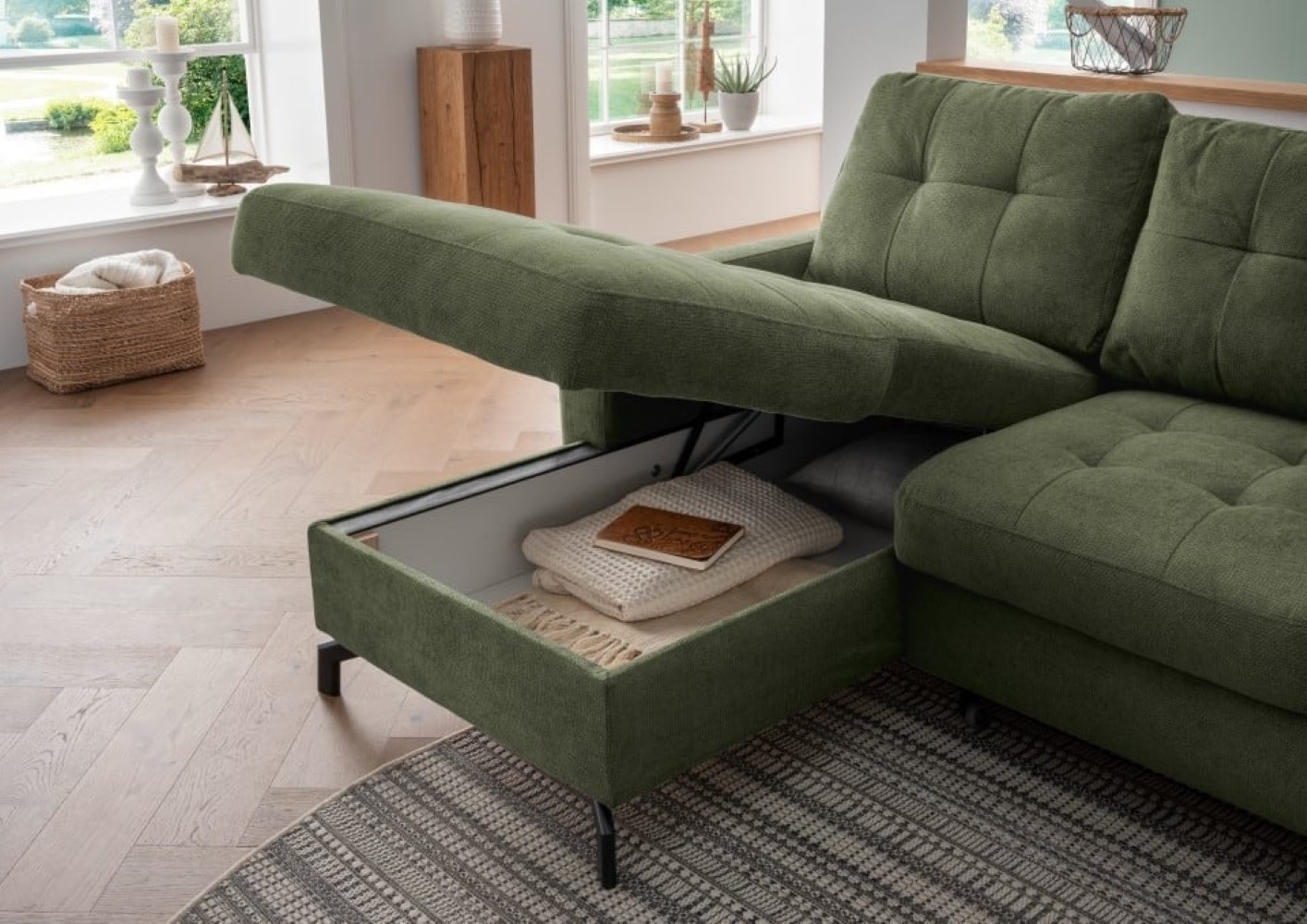 Benformato_Treviso_2F-RECBK_9301_F10-4kiHgBZXeCtbz7 Grüne Ruheoase: Dunkelgrünes Sofa Treviso mit Bettkasten