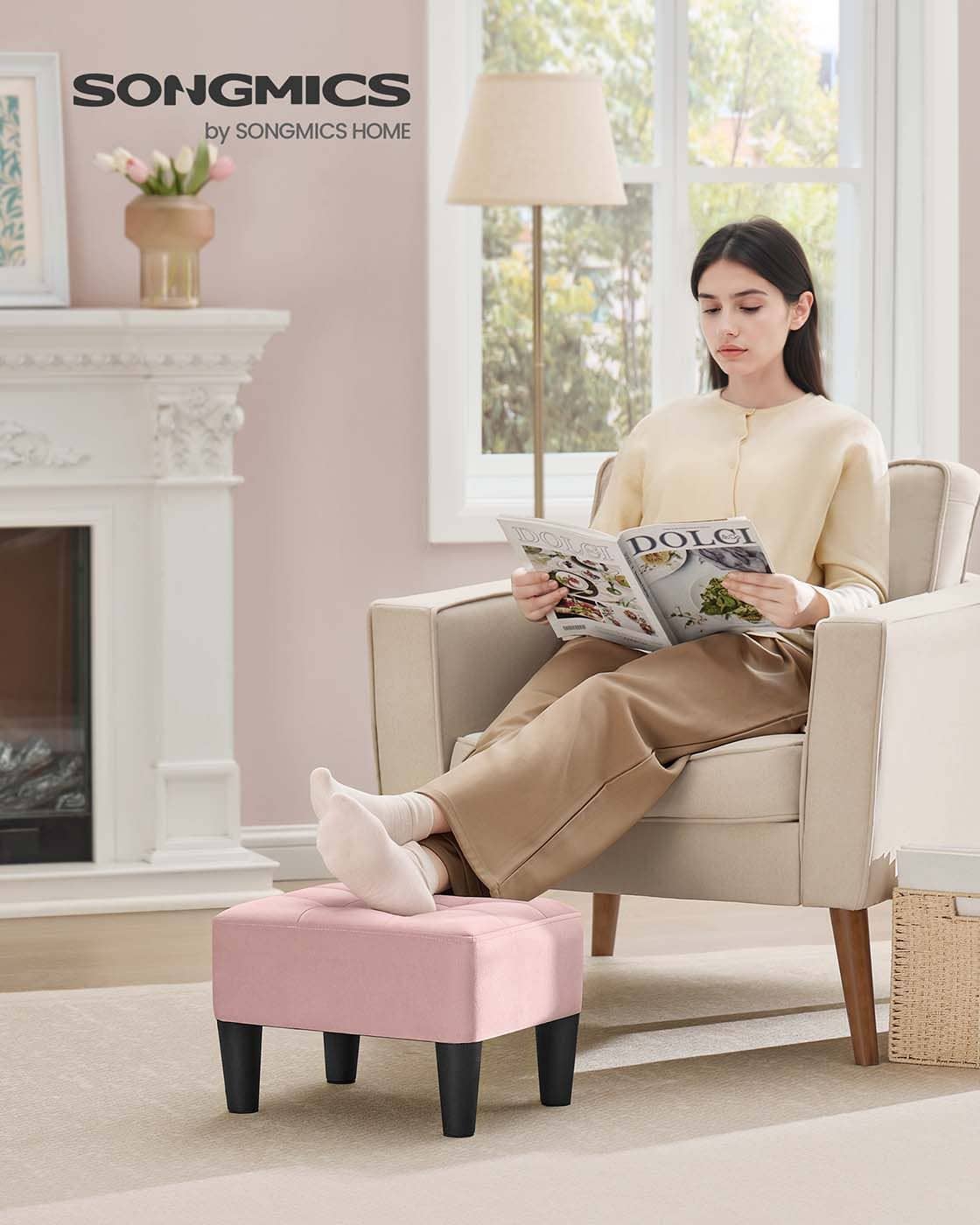 Sitzhocker aus Samt mit dicker Polsterung pastellrosa-tintenschwarz Sitzhocker aus Samt mit dicker Polsterung pastellrosa-tintenschwarz