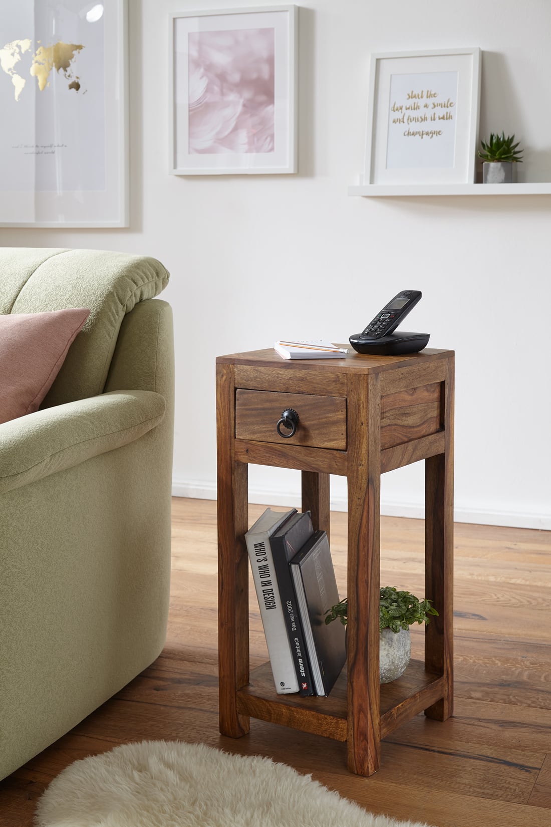 Beistelltisch MUMBAI Massiv-Holz Sheesham 68cm hoch Wohnzimmer-Tisch mit Schublade Design Landhaus-Stil Couchtisch Beistelltisch MUMBAI Massiv-Holz Sheesham 68cm hoch Wohnzimmer-Tisch mit Schublade Design Landhaus-Stil Couchtisch