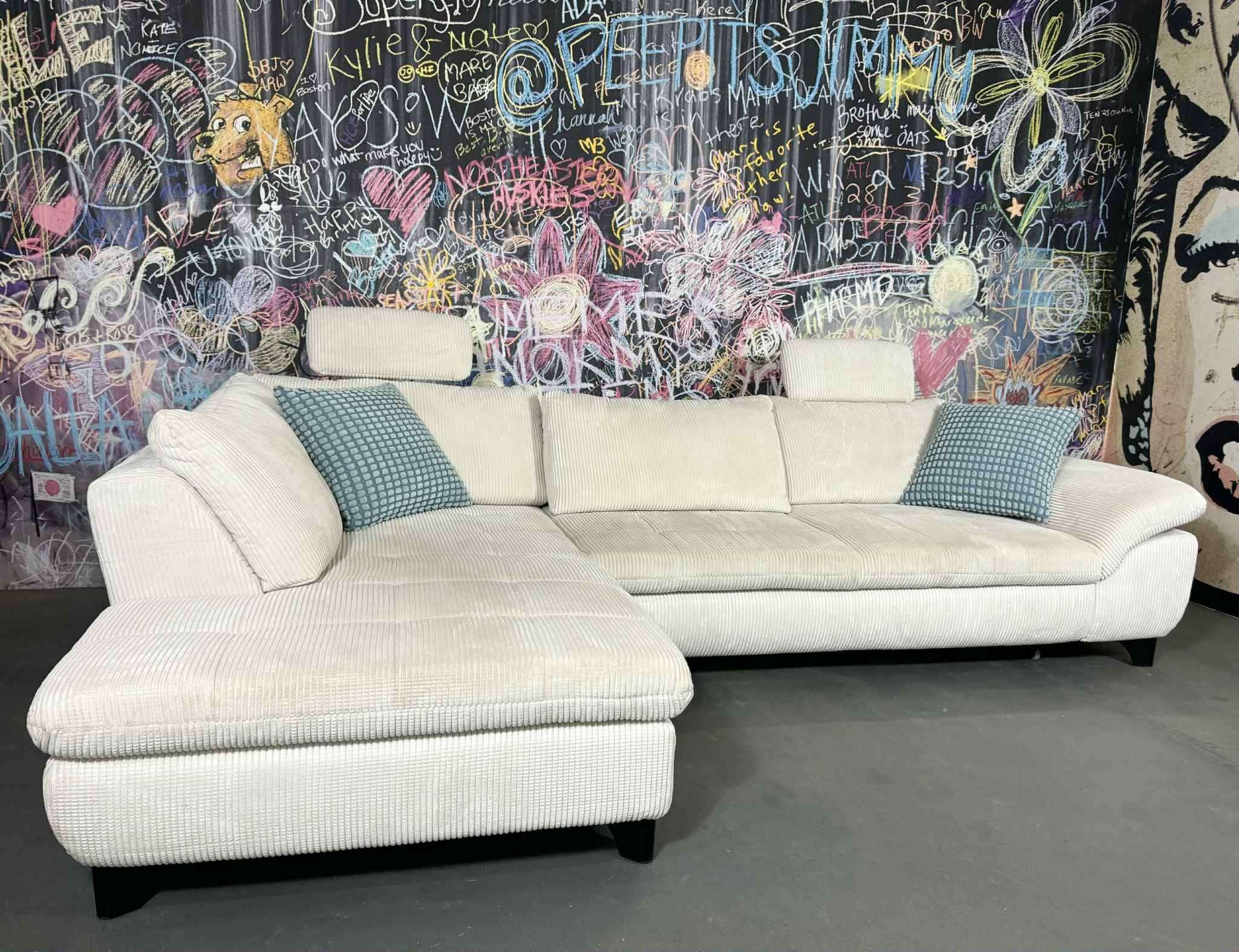 Sofa Charleen Beige Breitcord mit Schlaffunktion | Ausstellungsstück | Breitcord Sofa Charleen Beige Breitcord mit Schlaffunktion | Ausstellungsstück | Breitcord