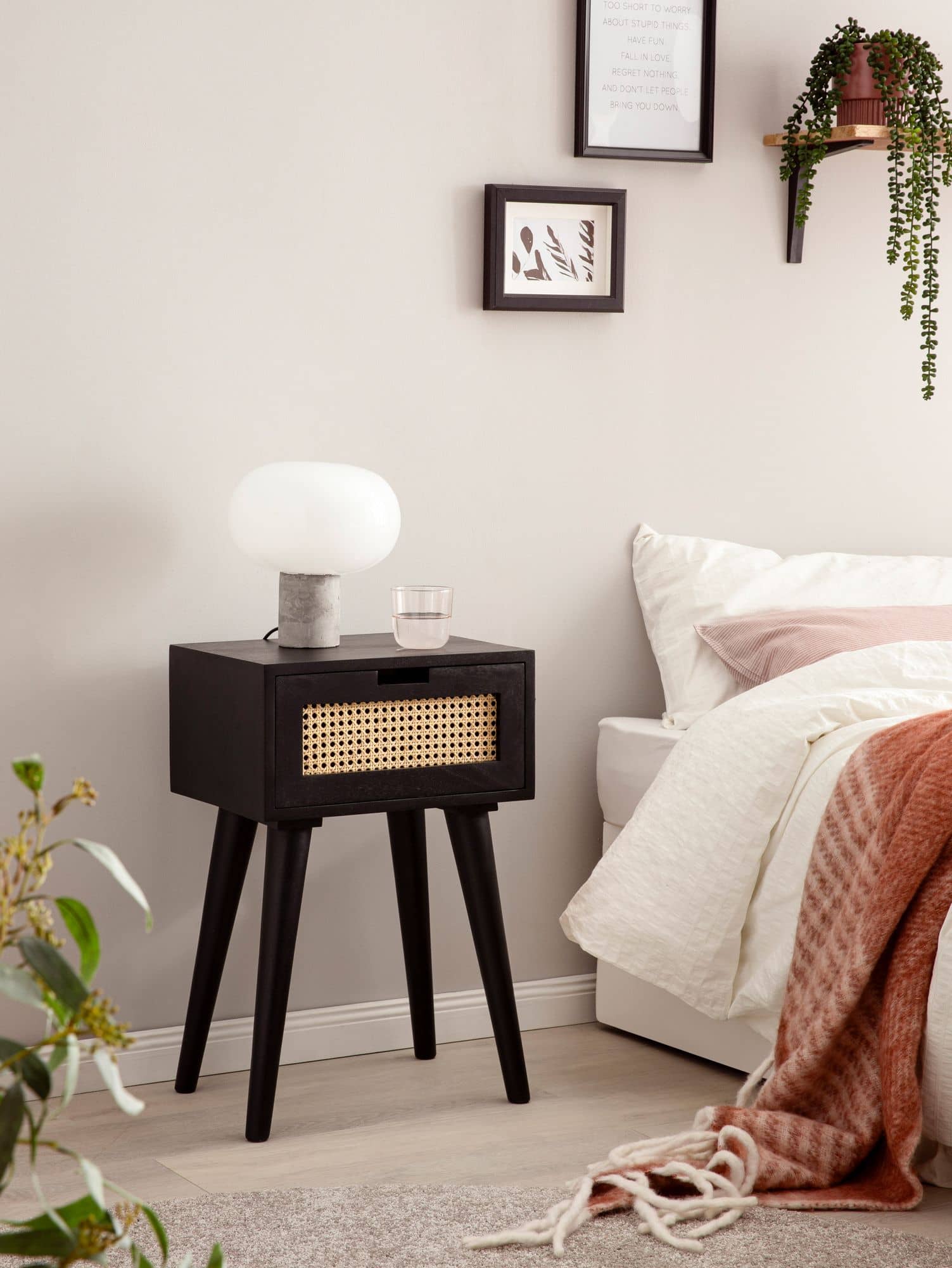 Nachtkonsole Mango Massivholz / Rattan 40x60x30 cm Nachttisch Schwarz