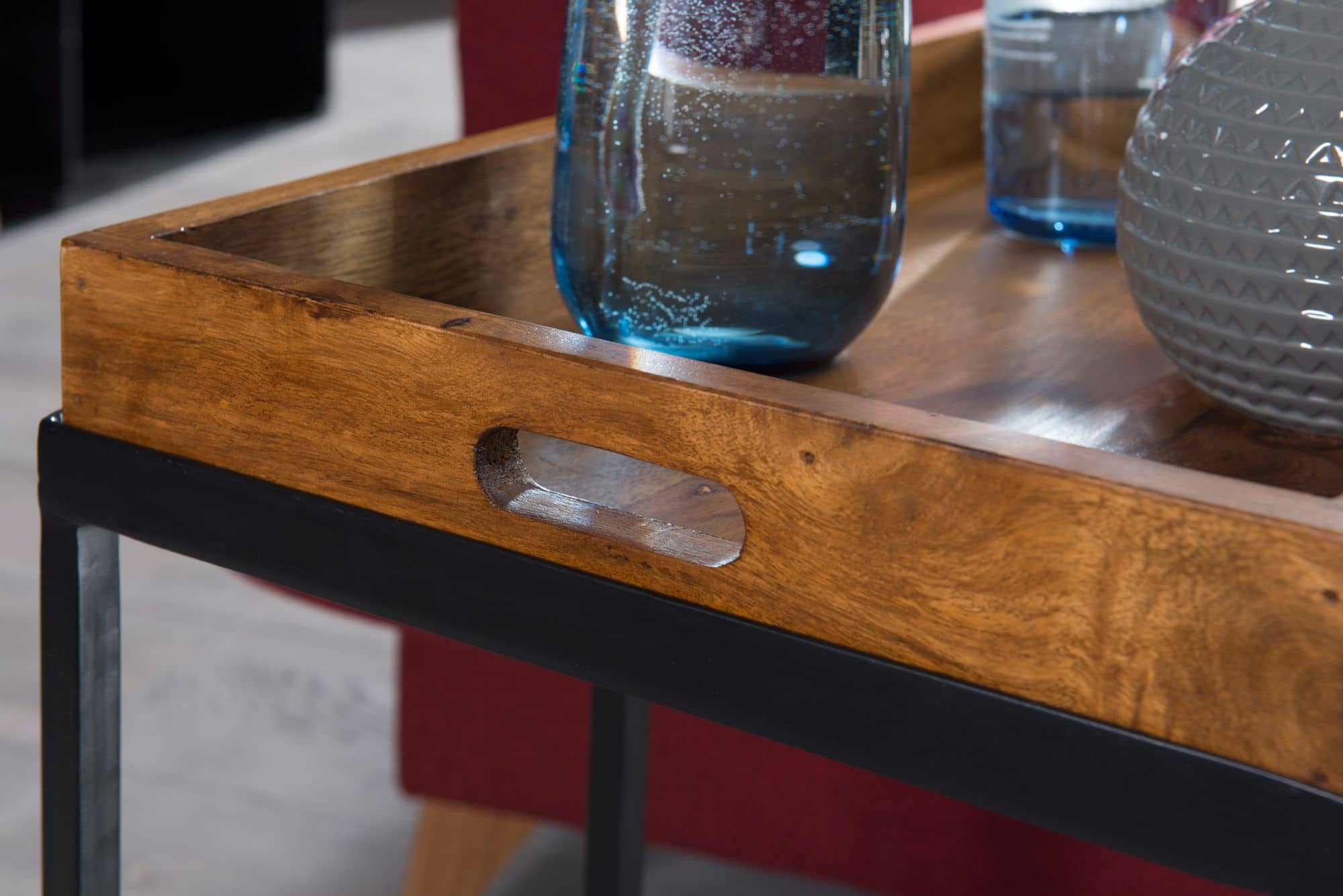 Beistelltisch WL5.667 Sheeshamholz 70x65x34 cm mit Metallgestell Beistelltisch WL5.667 Sheeshamholz 70x65x34 cm mit Metallgestell