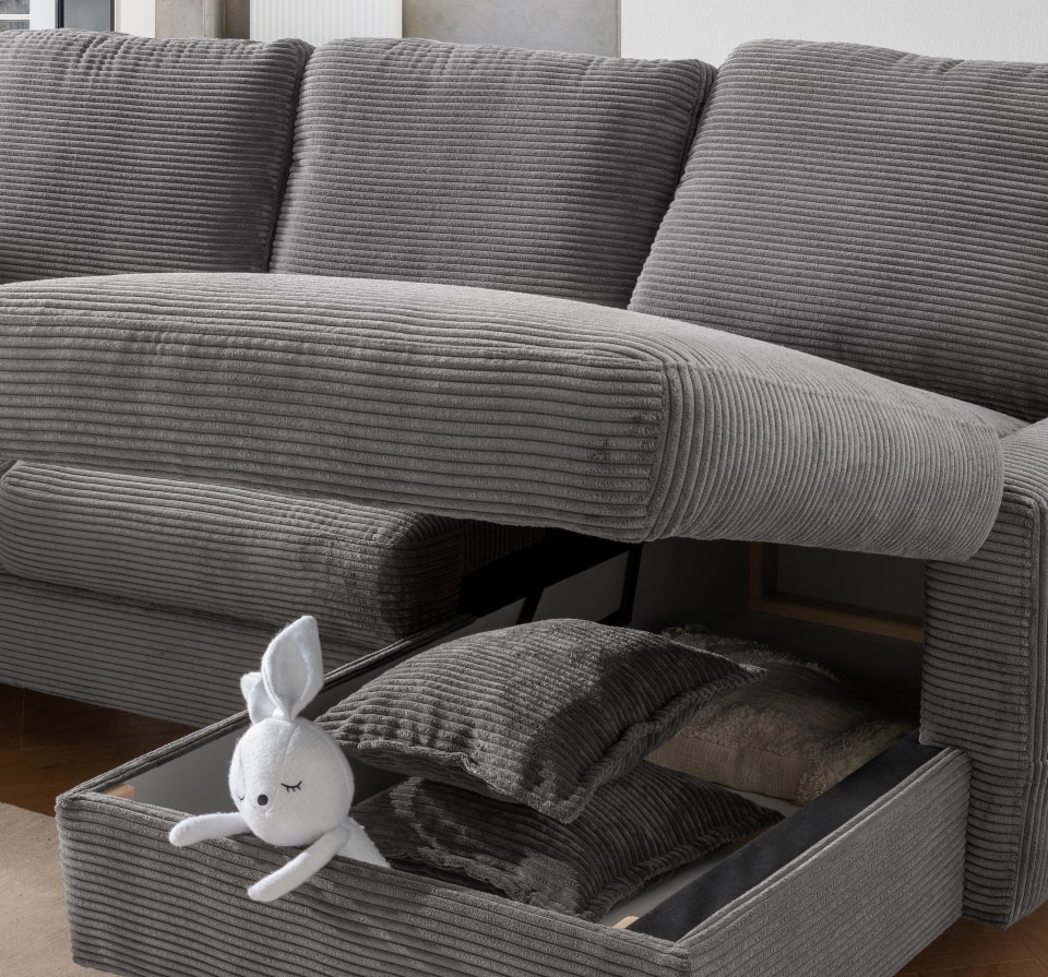 Benformato_Valentina_2F-RECBK_4801_F08-6 Schlafsofa Valentina: Komfortables Breitcord-Sofa in eleganter Grautönung