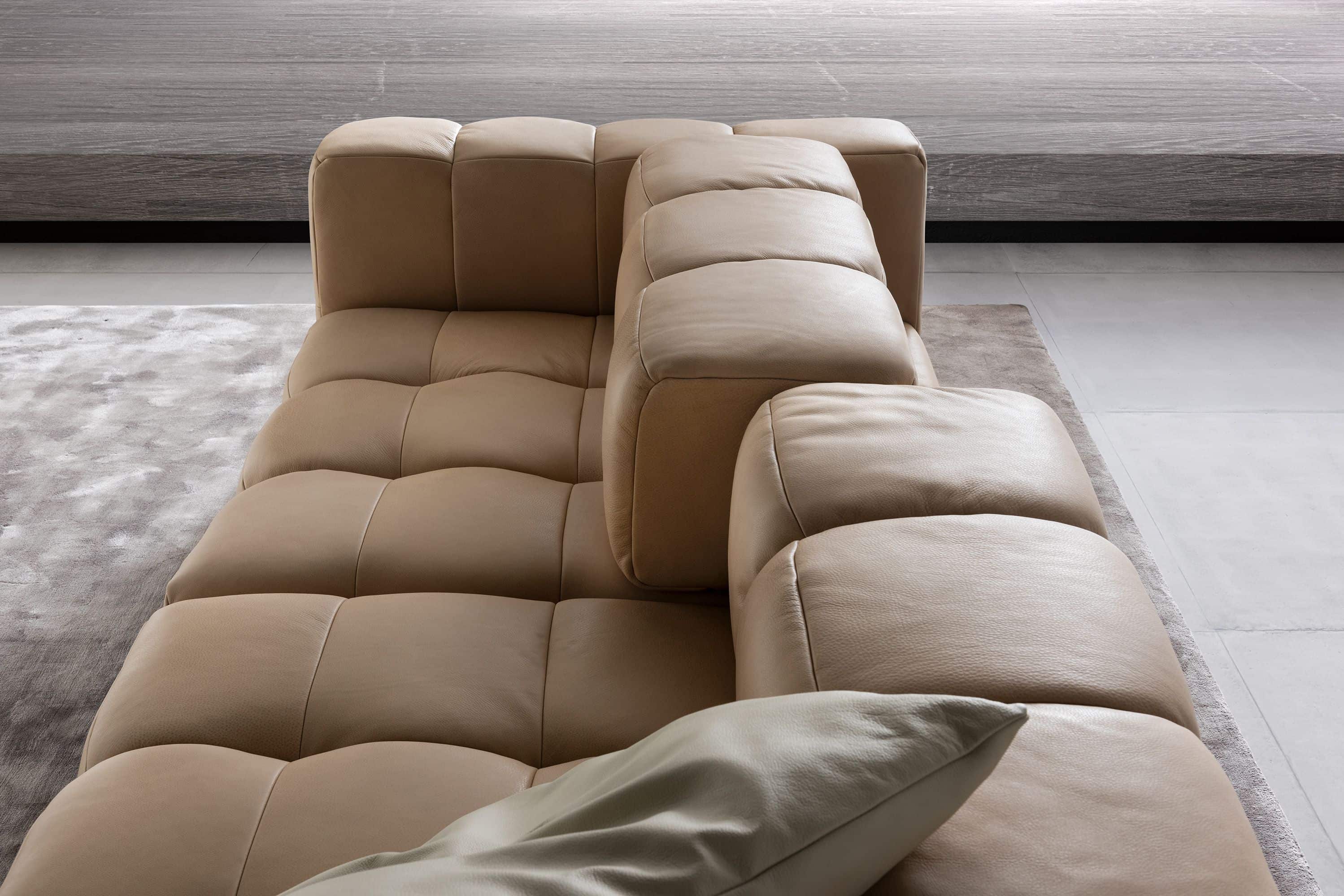 Echtleder Bigsofa Lucy – designwerk Retro-Eleganz mit Sitztiefenverstellung Echtleder Bigsofa Lucy – designwerk Retro-Eleganz mit Sitztiefenverstellung