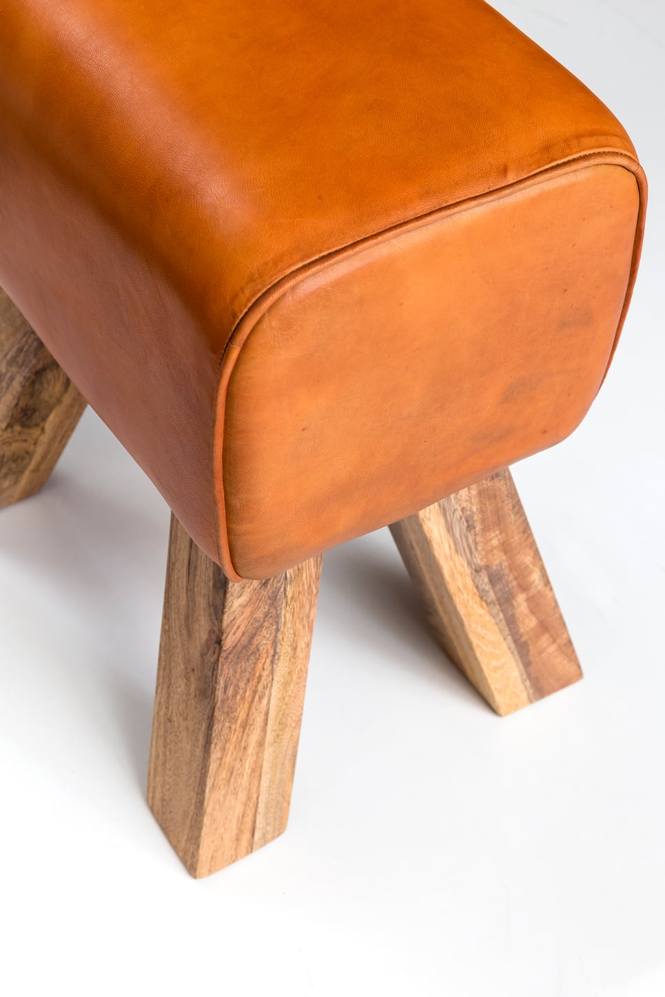 Design Turnbock Sitzhocker Braun 40 x 30 x 47 cm Design Turnbock Sitzhocker Braun 40 x 30 x 47 cm