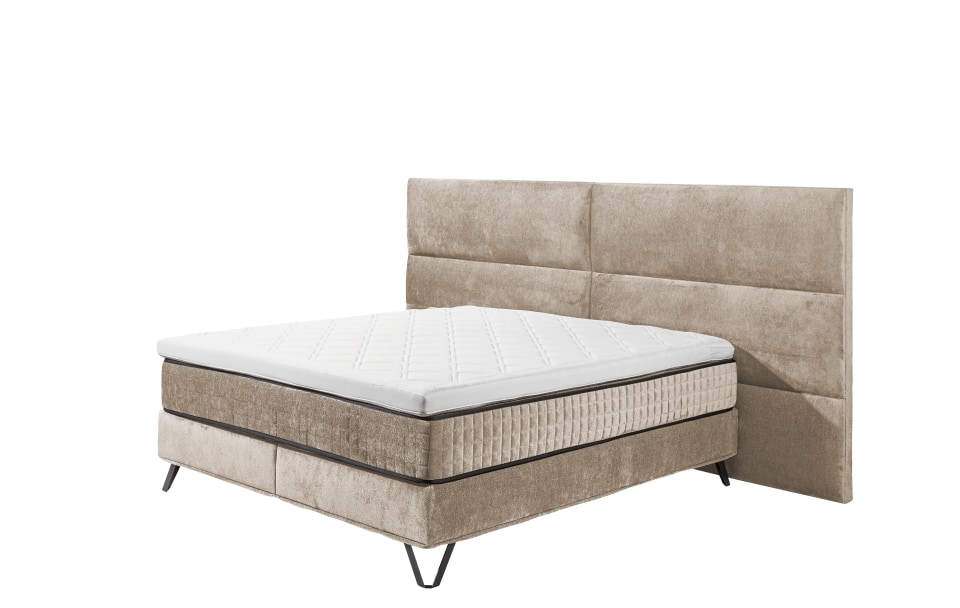 Trapani_Anthology_frei_Taupe Gemütliche Raffinesse: ED Boxspringbett Trapani in Taupe mit Massivfüßen und Anthology-Mikrofaser