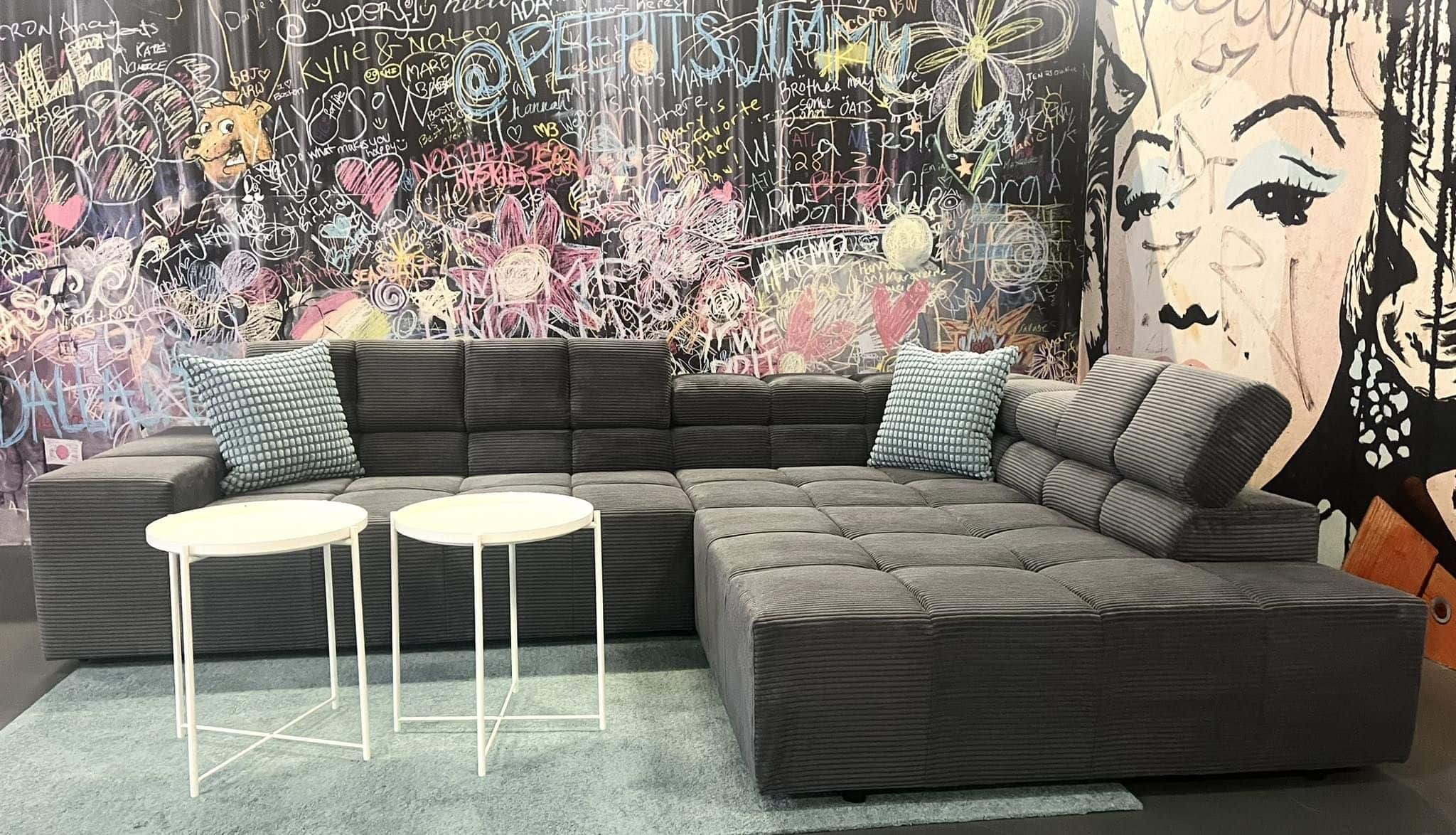 Ecksofa Alvia Grau Breitcord – Myhomelando mit verstellbaren Kopflehnen Ecksofa Alvia Grau Breitcord – Myhomelando mit verstellbaren Kopflehnen