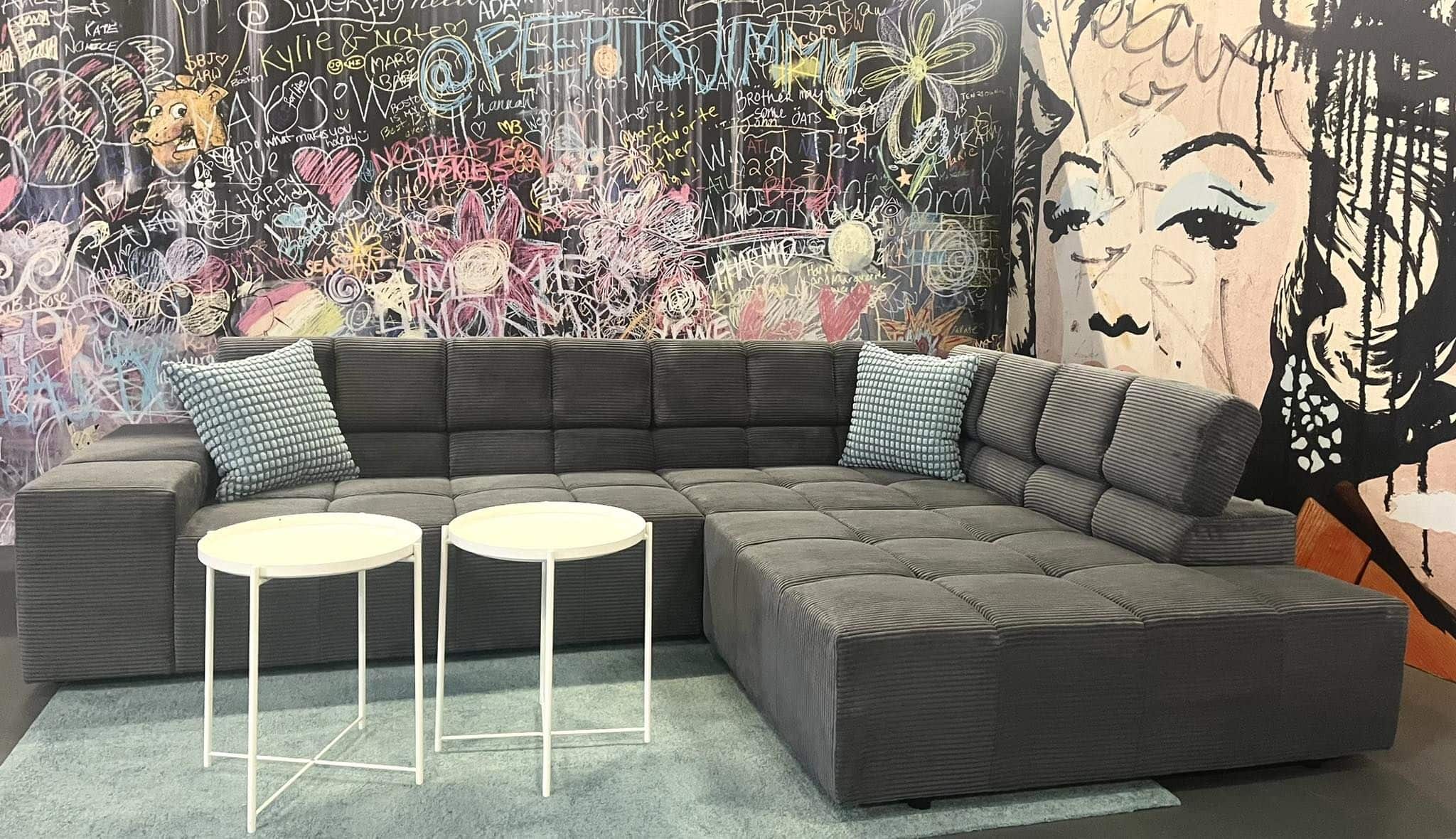 Ecksofa Alvia Grau Breitcord – Myhomelando mit verstellbaren Kopflehnen Ecksofa Alvia Grau Breitcord – Myhomelando mit verstellbaren Kopflehnen