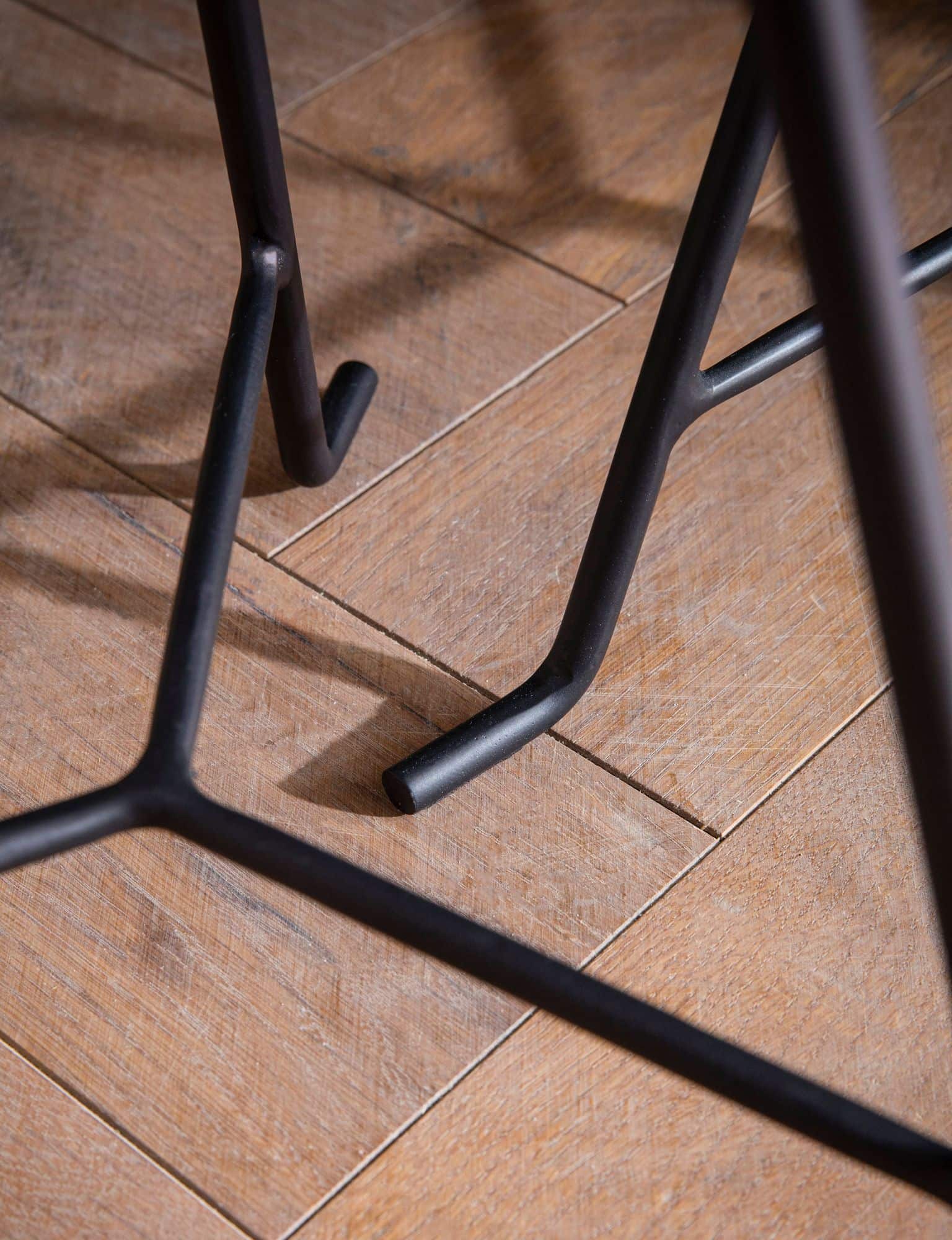 Beistelltisch 2er Set Metall Gold / Schwarz Design Satztisch Rund Beistelltisch 2er Set Metall Gold / Schwarz Design Satztisch Rund