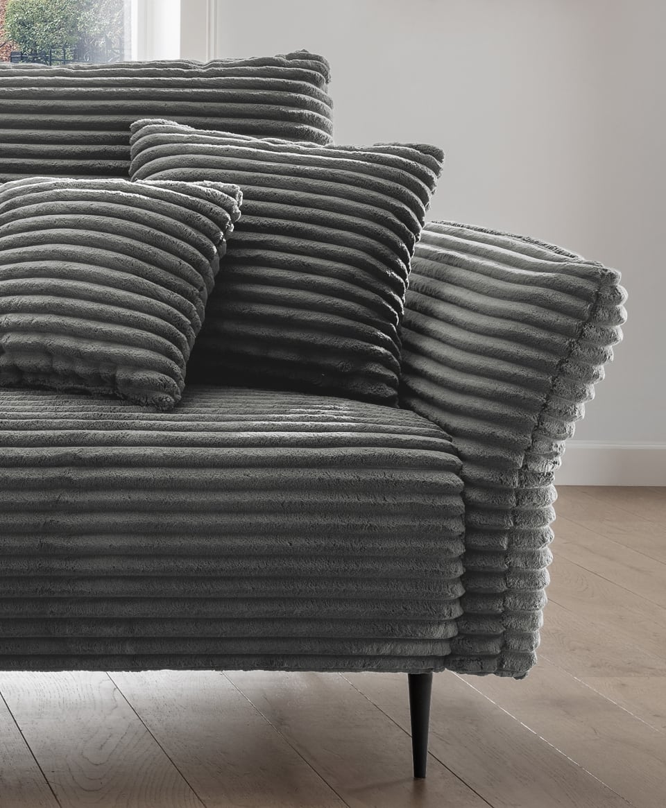 Benformato_Vanilla_2AF-RECAF_2018-4 Graue Eleganz: Benformato Sofa Vanilla – Beidseitig montierbar, komplett bezogen, für höchsten Komfort