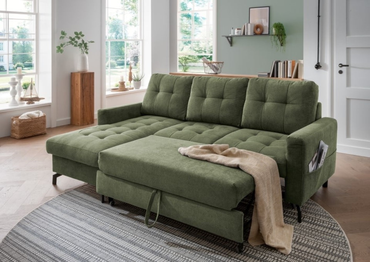 Benformato_Treviso_2F-RECBK_9301_F10-3lYdD57MiFHjD4 Wohnliche Atmosphäre: Dunkelgrünes Benformato Sofa Treviso