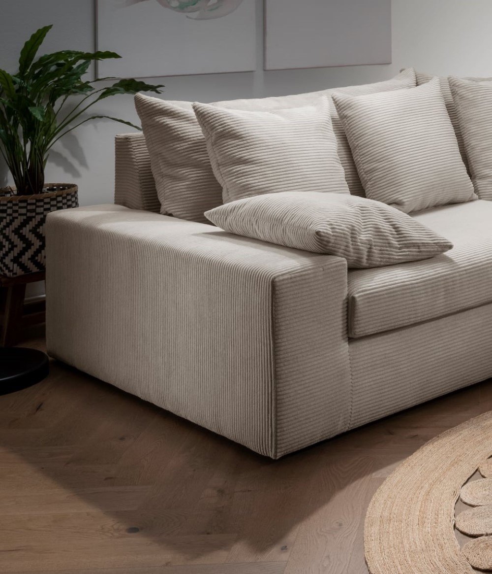 Benformato_Avellino_2-TRE-2_4808-4 Benformato Avellino Ecksofa: Klassisches Design in Beige für ein behagliches Ambiente