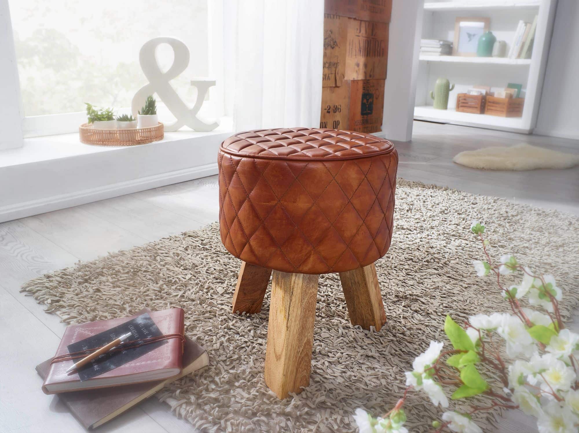 52641-WOHNLING-Sitzhocker-40x40x45-cm-WL6-090-WL6-090_2zKRtX9kitjZtr Moderne Eleganz: Mango Holz und Echtleder Sitzhocker