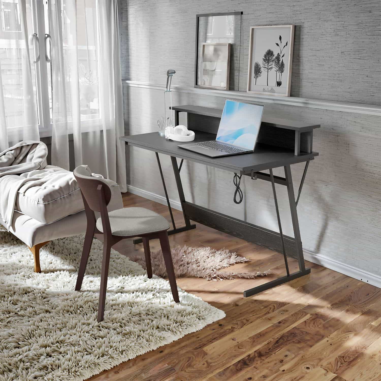 Gaming-Tisch mit LED-Beleuchtung Gaming-Tisch mit LED-Beleuchtung