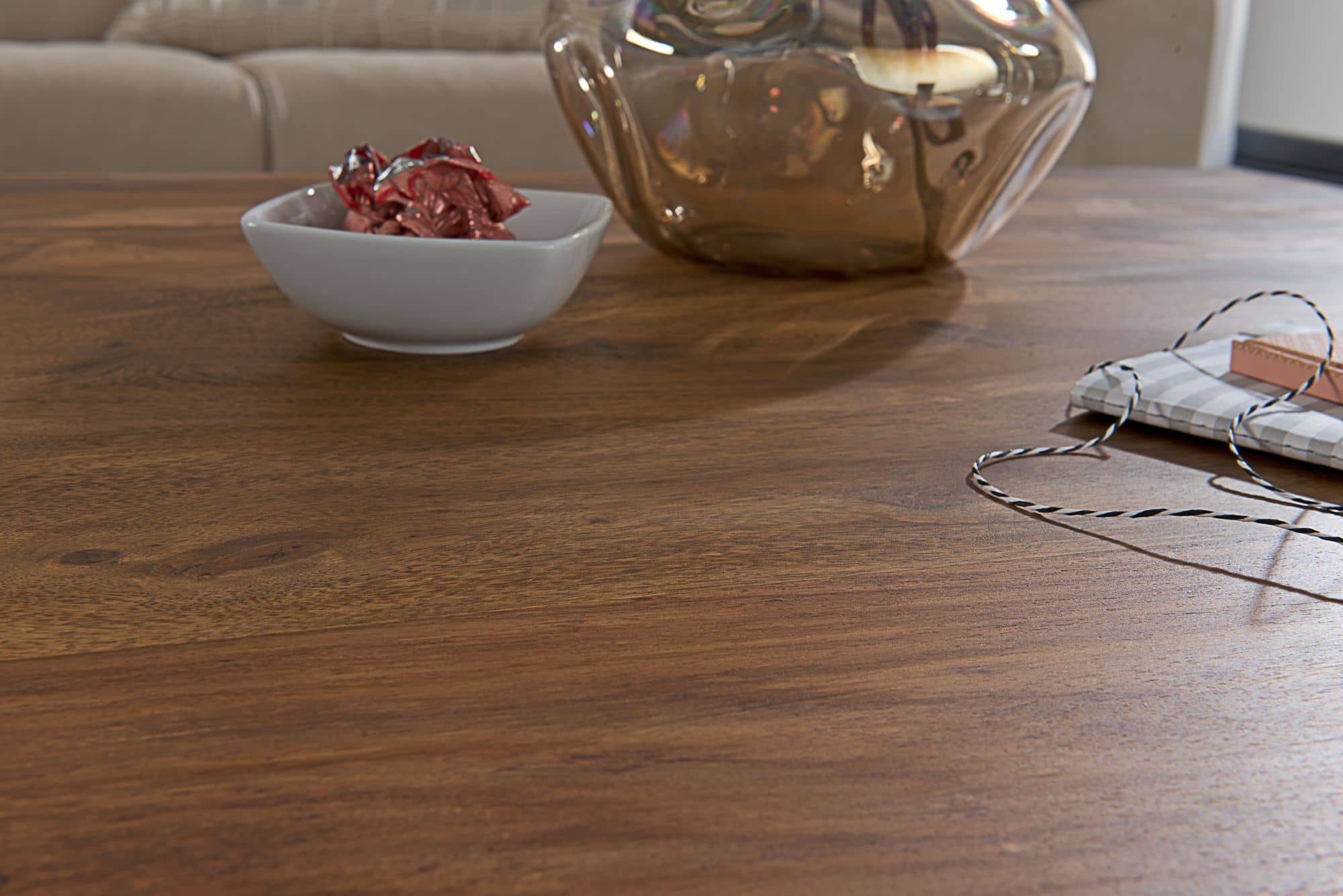 Couchtisch Massiv-Holz Sheesham 90 cm breit Design Wohnzimmer-Tisch dunkel-braun Landhaus-Stil Beistelltisch Couchtisch Massiv-Holz Sheesham 90 cm breit Design Wohnzimmer-Tisch dunkel-braun Landhaus-Stil Beistelltisch