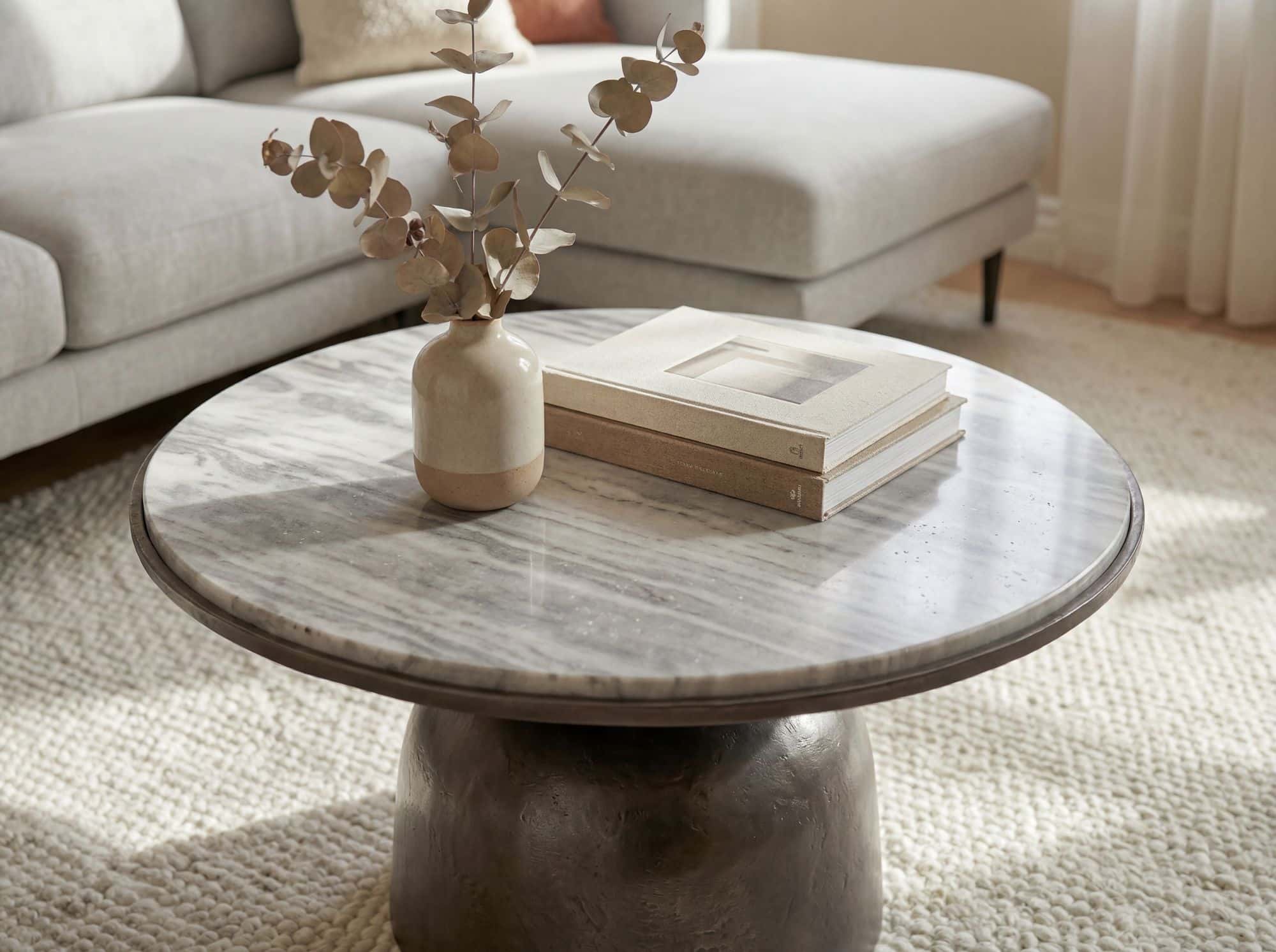 Couchtisch 60cm Aluminium mit weißer Marmor Tischplatte - Runder Wohnzimmertisch - Design Sofatisch - Moderner Loungetisch - Edler Beistelltisch Wohnzimmer Handmade